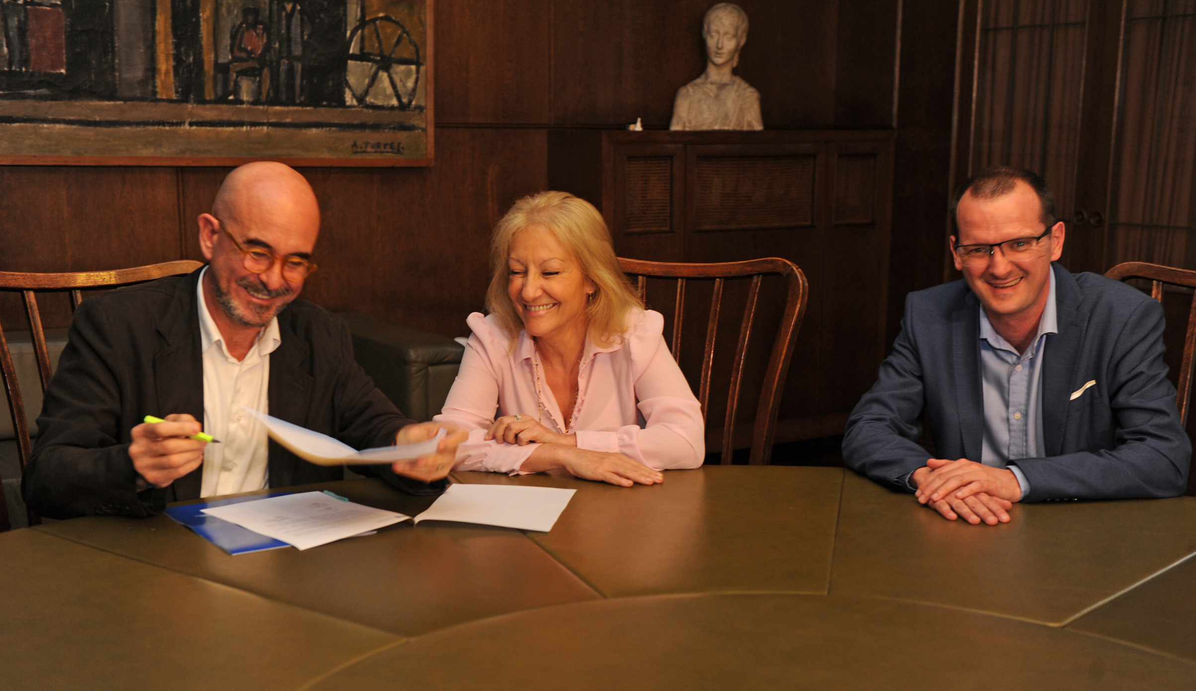 Ministra de Industria, Energía y Minería, Carolina Cosse, junto a Marcelo Danza, decano de la Facultad de Arquitectura