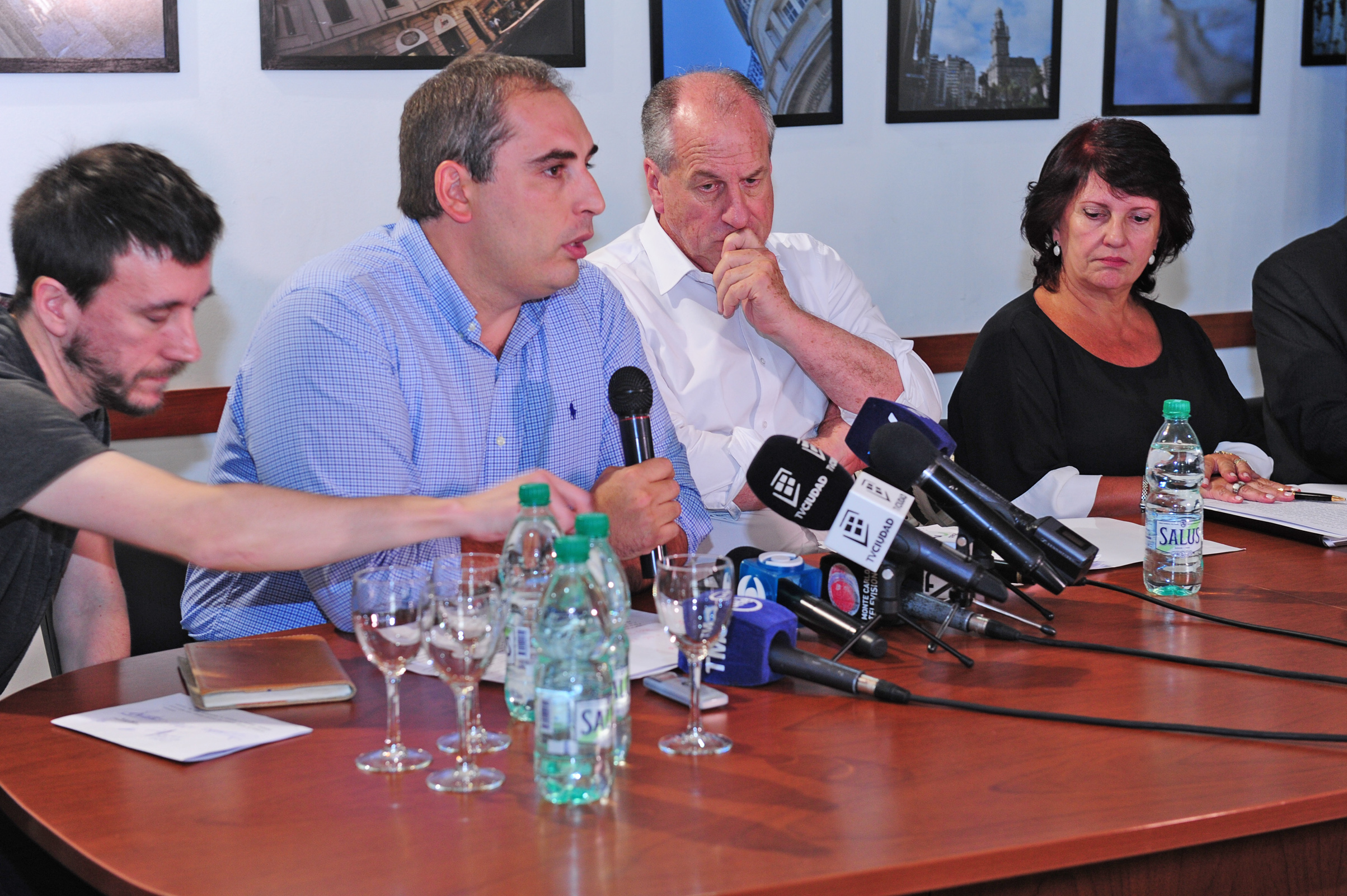 Pablo Ferreri, dirigiéndose a los presentes