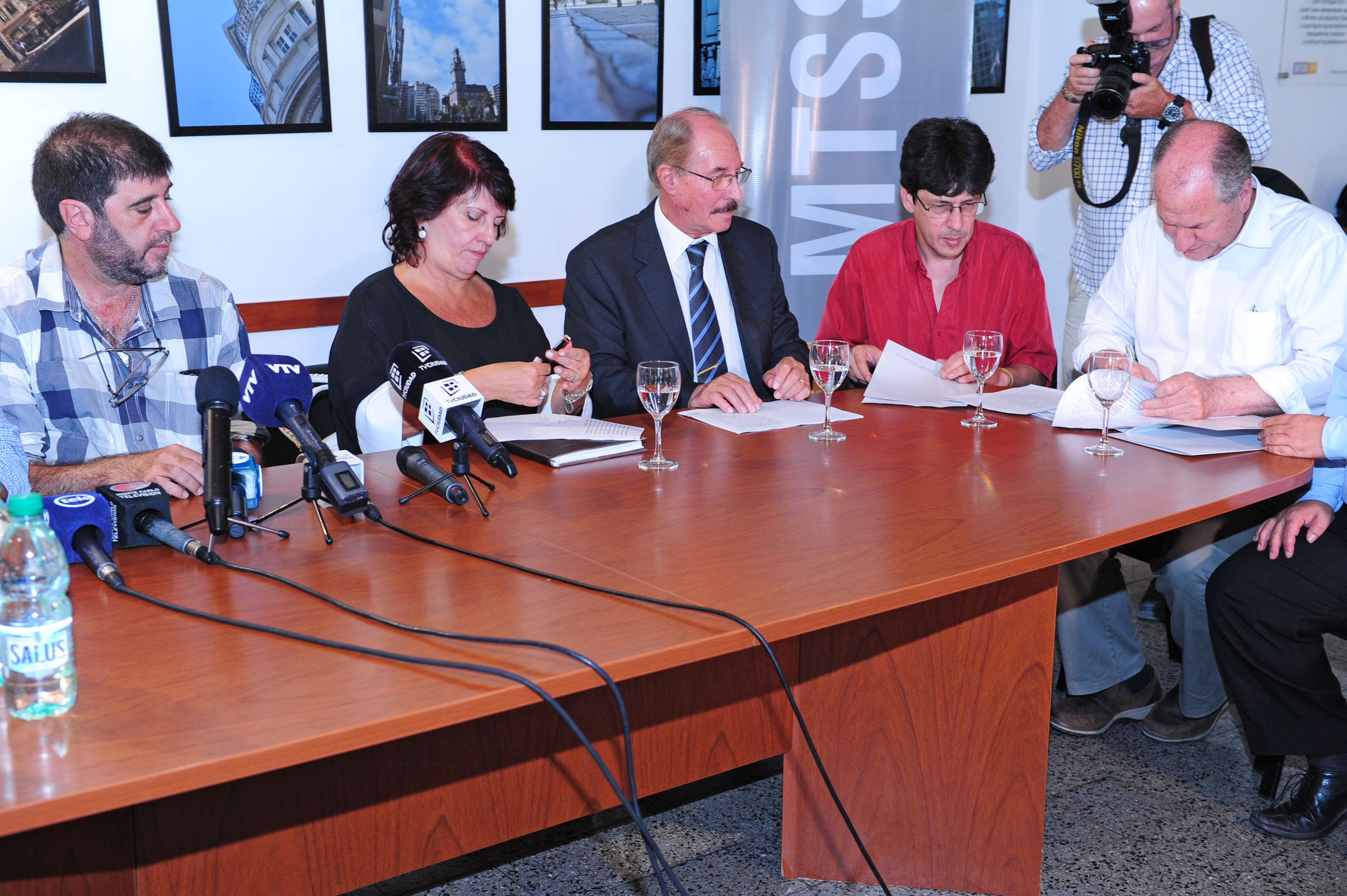 Firma de convenio y acuerdo