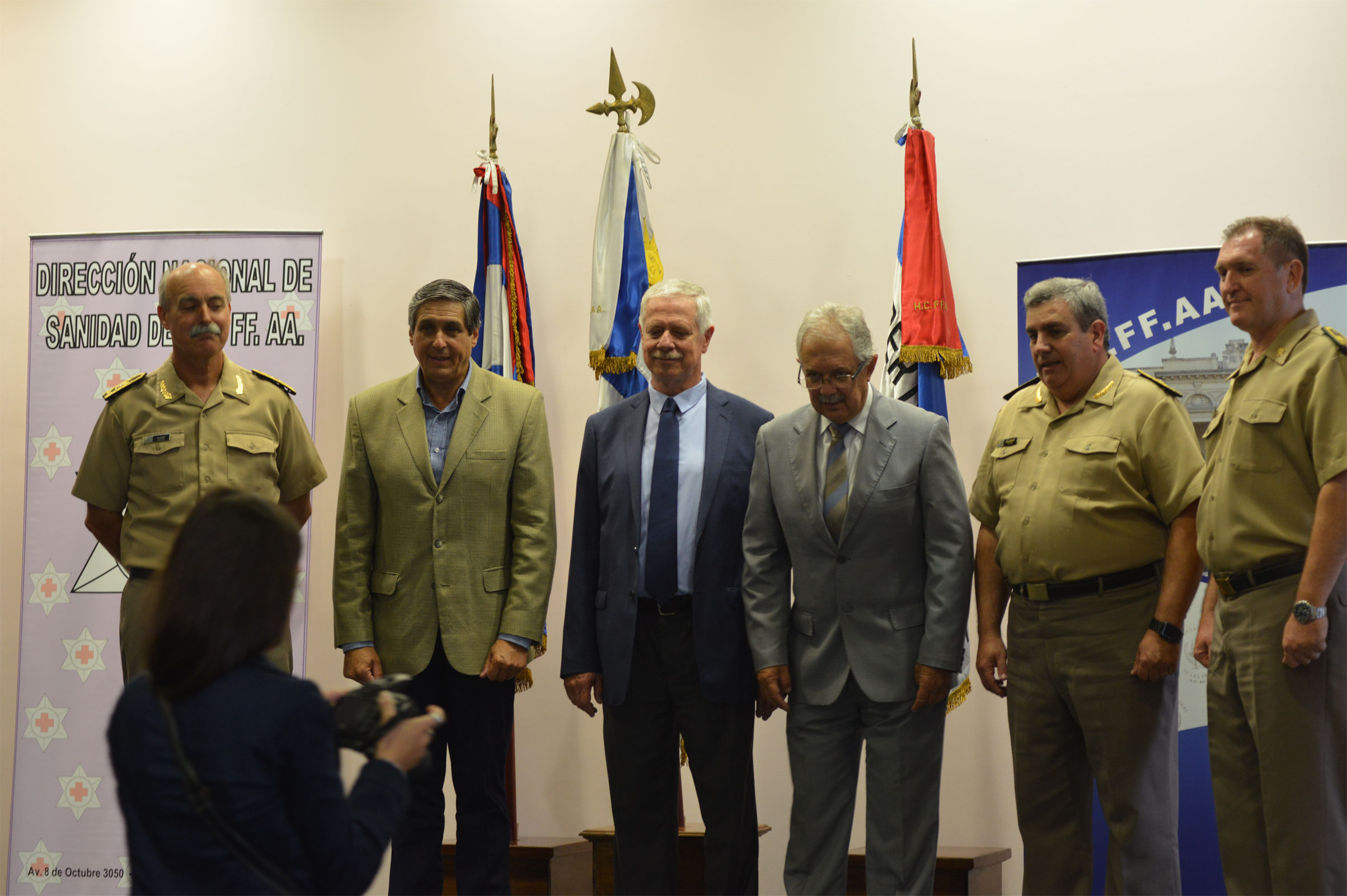 Autoridades militares y ministeriales presentes