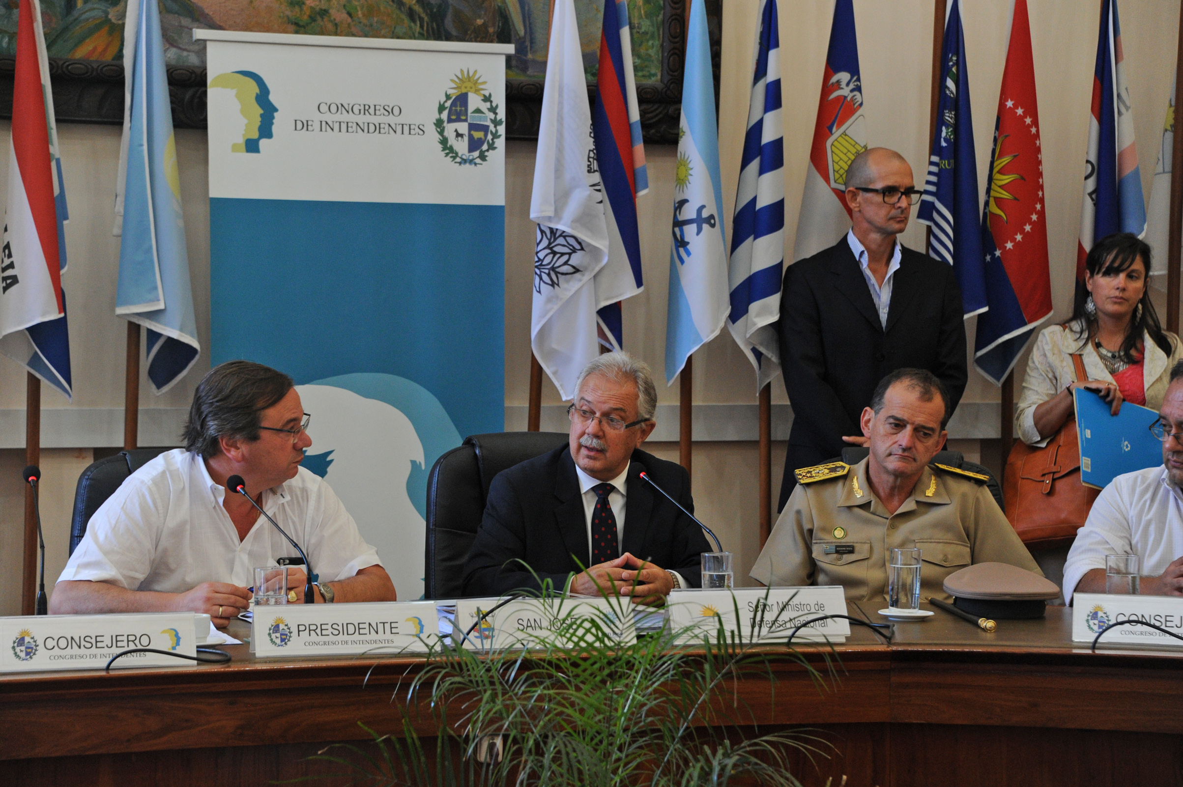 Ministro de Defensa Nacional, Jorge Menéndez, en Congreso de Intendentes