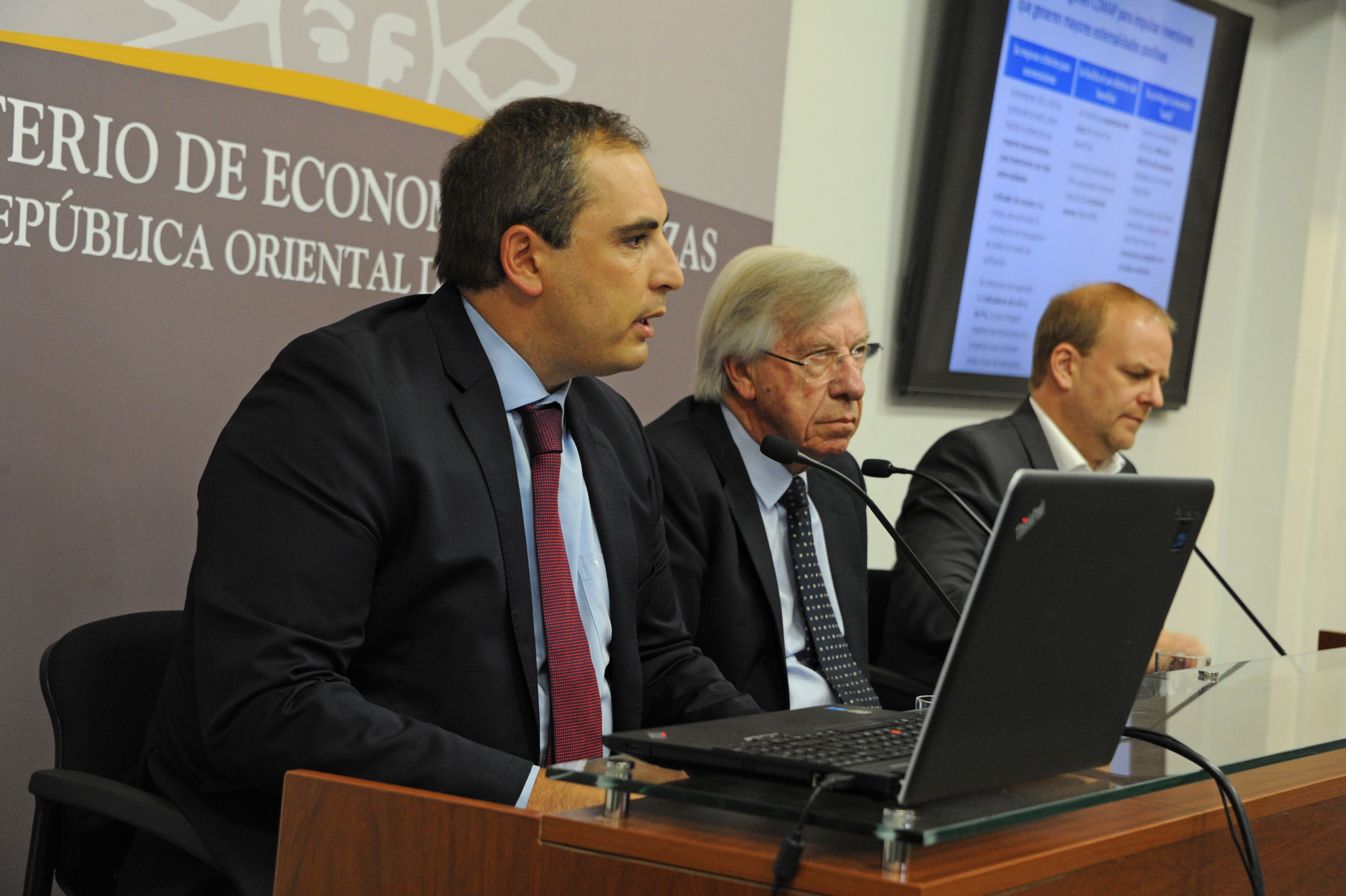 Pablo Ferreri y Danilo Astori presentan medidas de estímulo a la inversión y el empleo