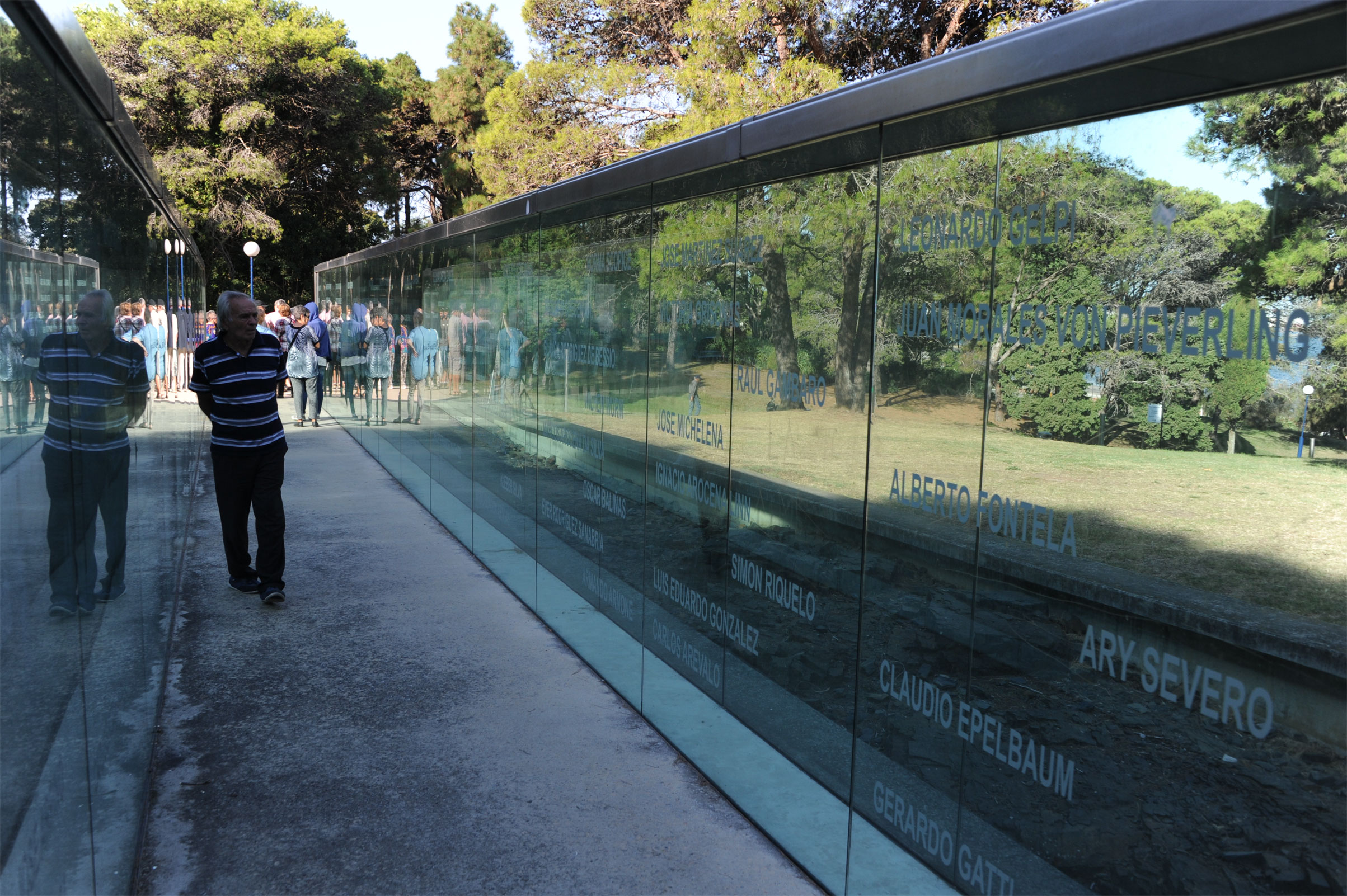 Homenaje a los detenidos desaparecidos por la dictadura uruguaya