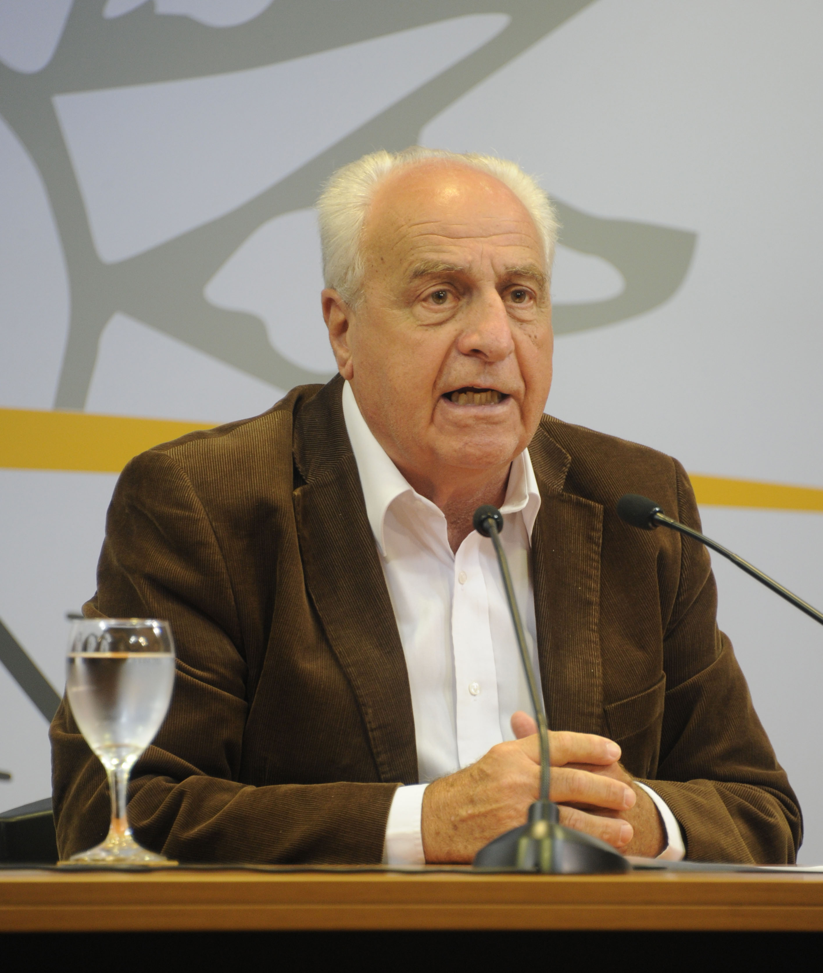 Ministro Víctor Rossi, al finalizar el Consejo de Ministros de este lunes 19