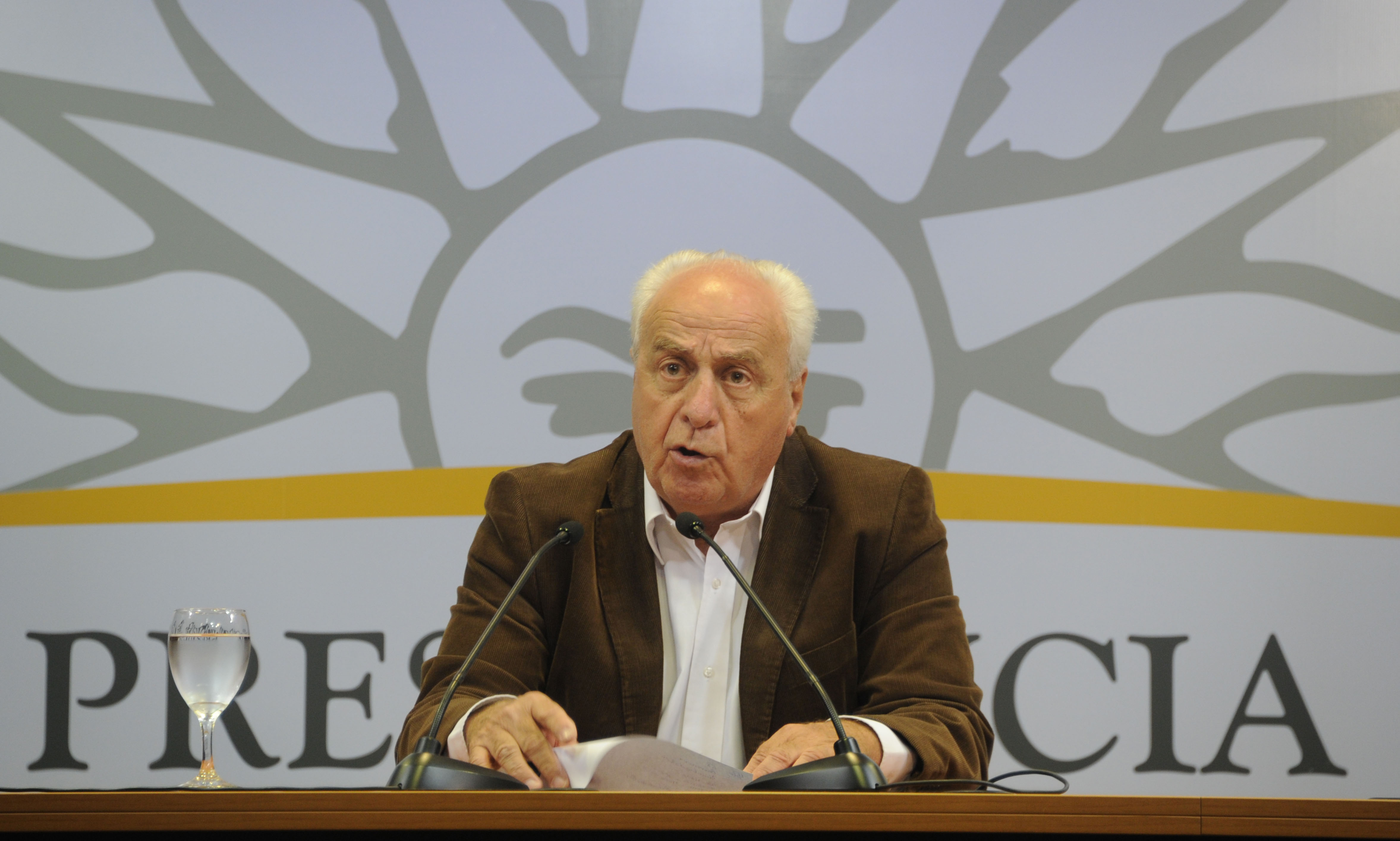 Ministro Víctor Rossi, al finalizar el Consejo de Ministros de este lunes 19