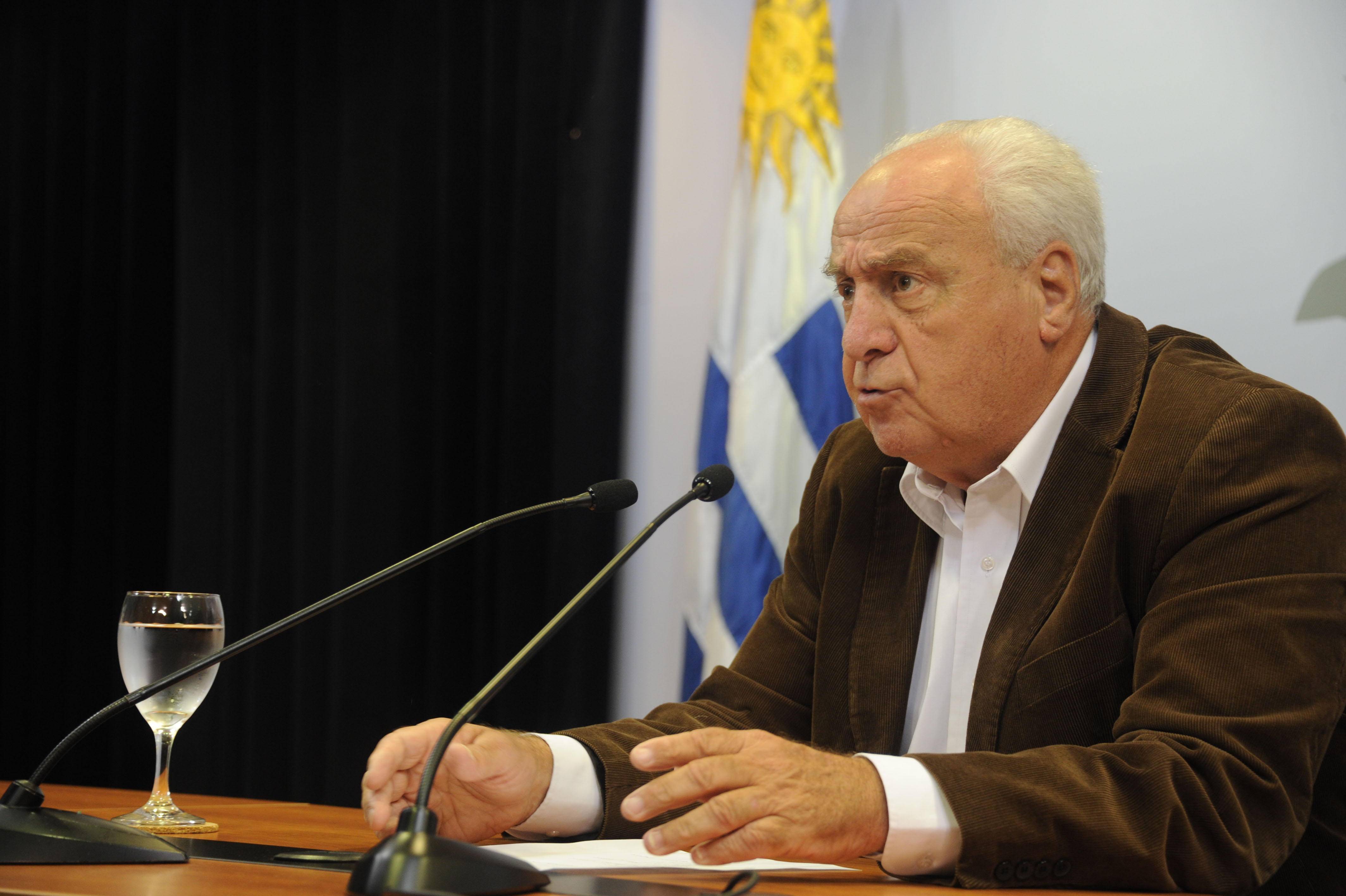 Ministro Víctor Rossi, al finalizar el Consejo de Ministros de este lunes 19
