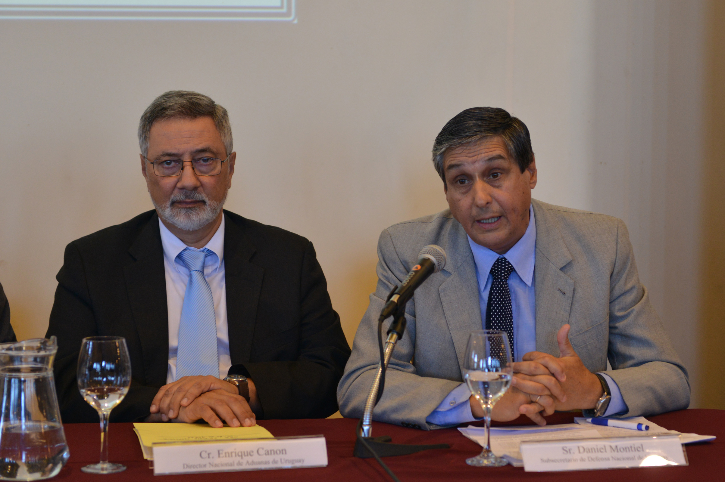 Subsecretario del Ministerio de Defensa Nacional, Daniel Montiel, dirigiéndose a los presentes