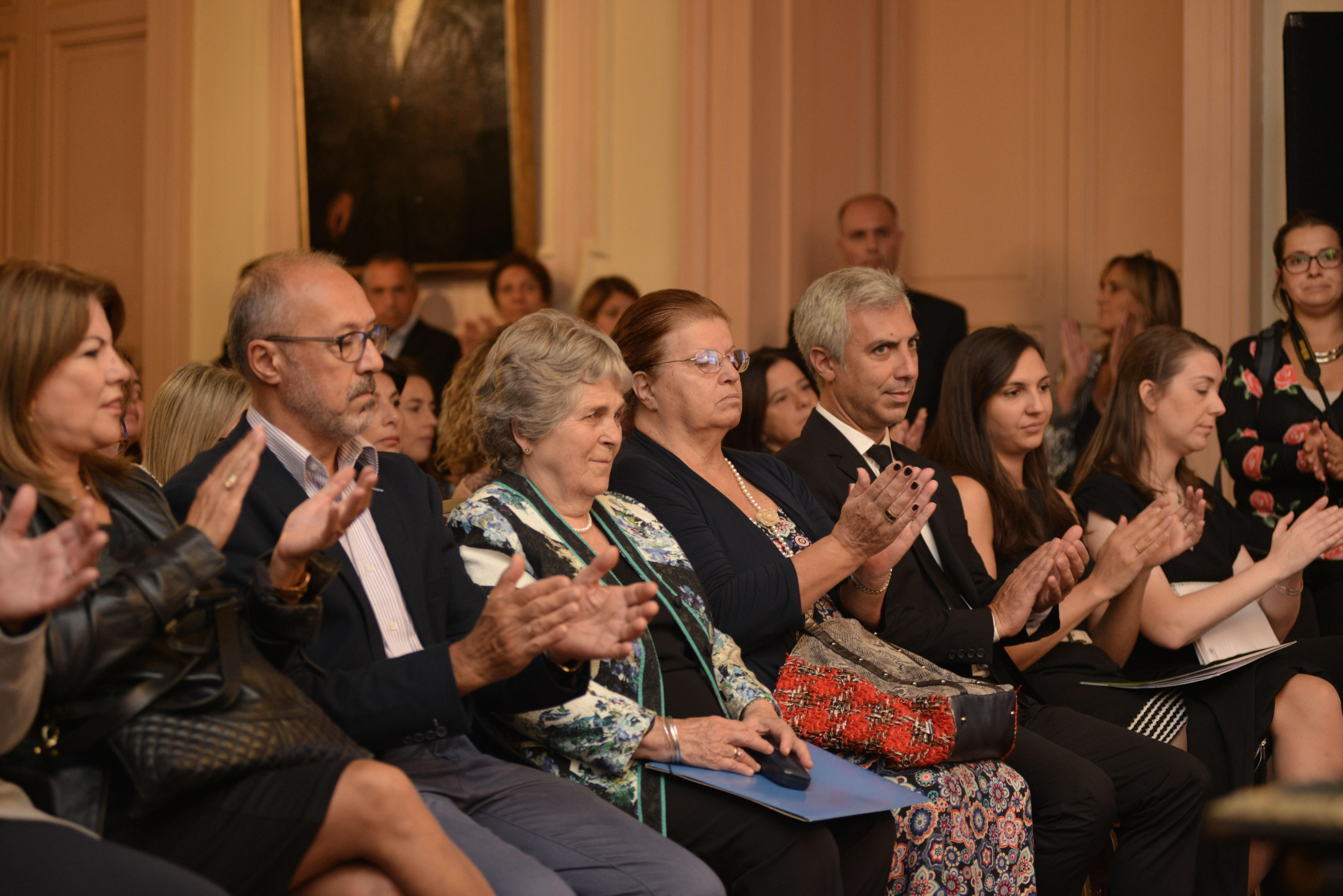 María Auxuliadora entre los presentes