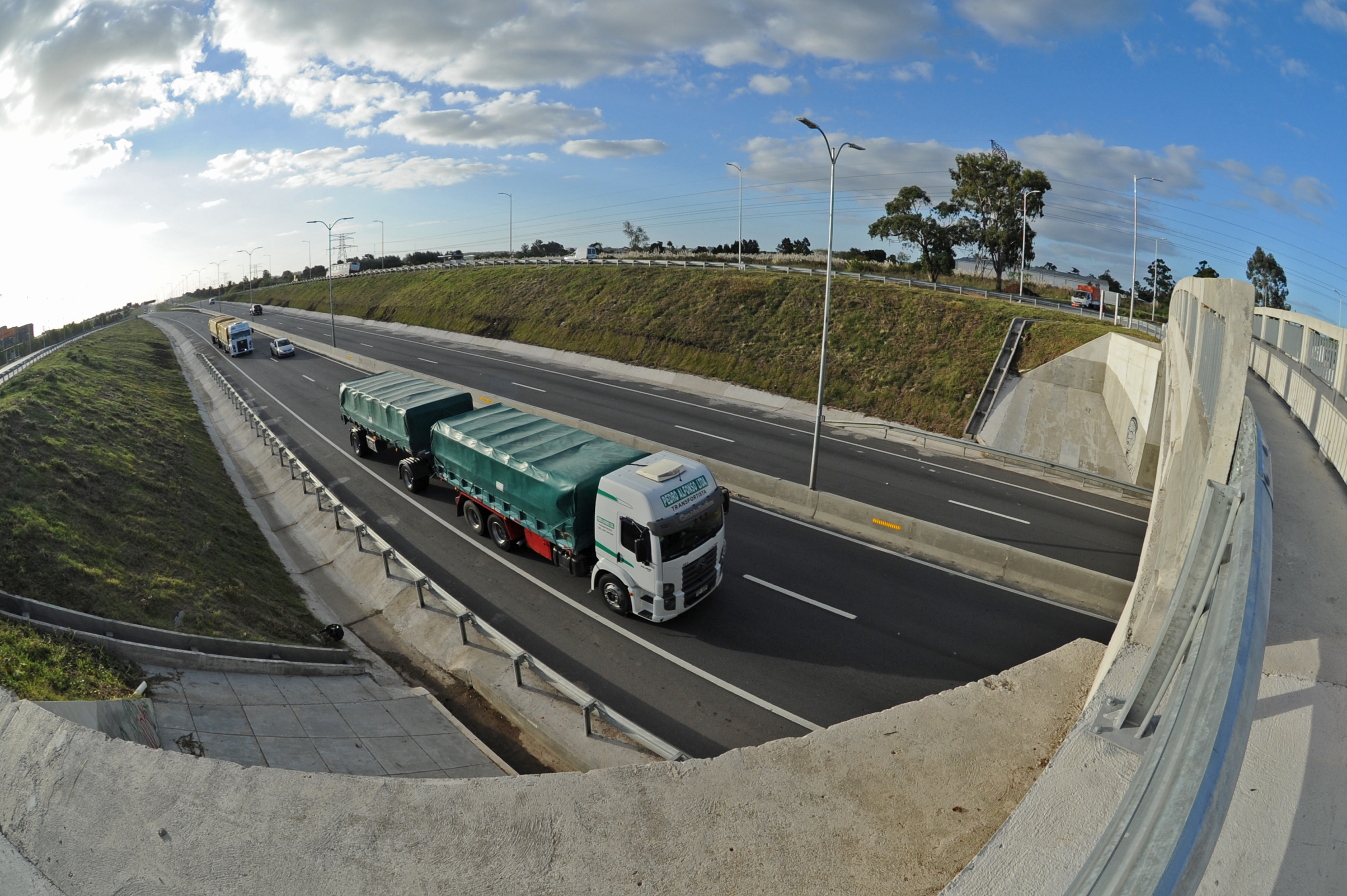Nuevas obras viales inauguradas en Camino Tomkinson y Camino Cibils