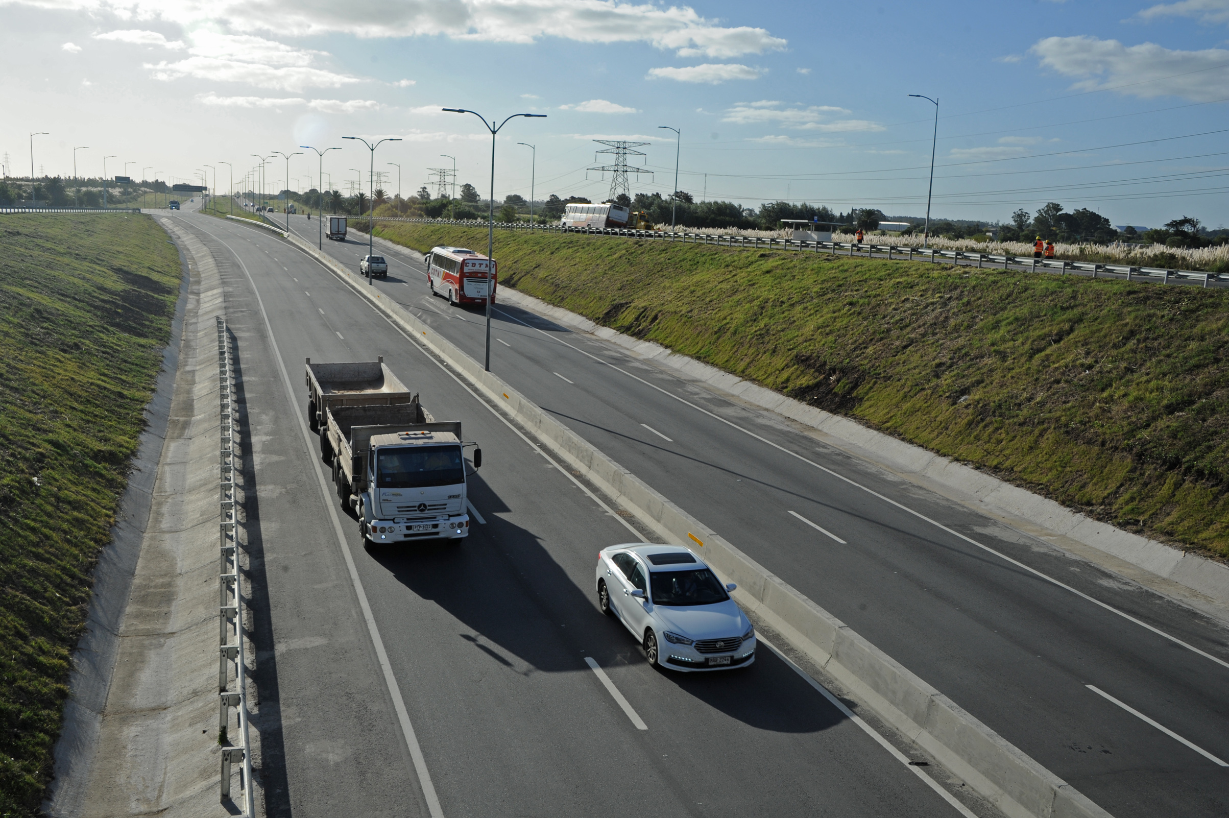 Nuevas obras viales inauguradas en Camino Tomkinson y Camino Cibils