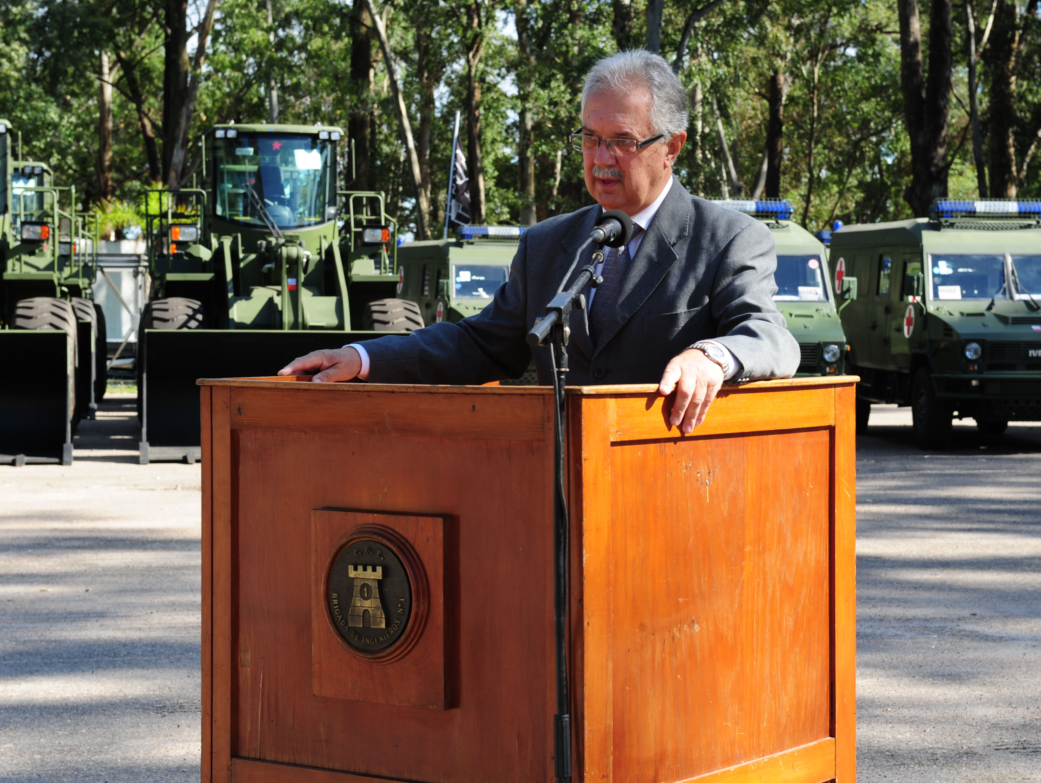 Ministro de Defensa, Jorge Menéndez