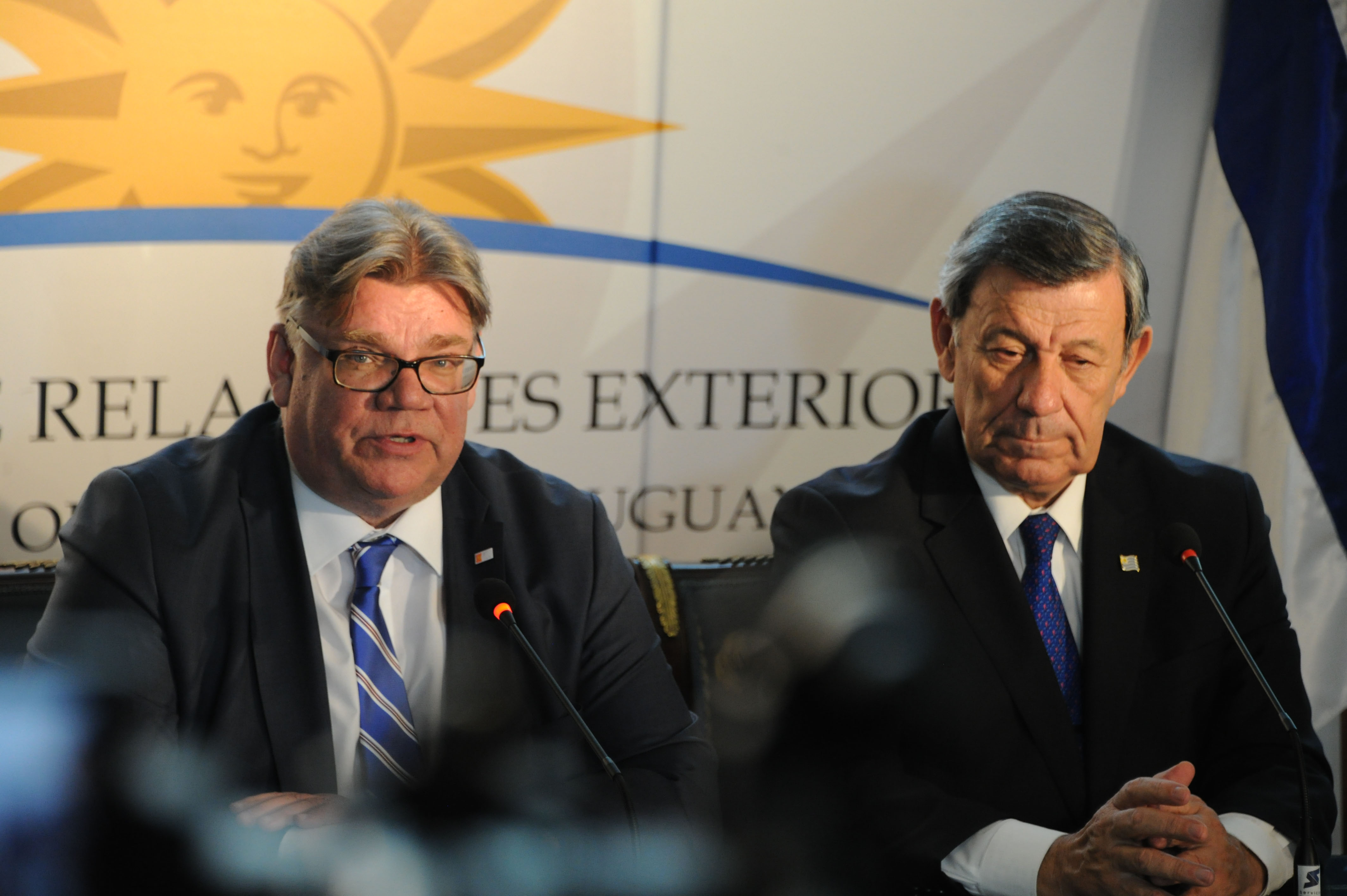 Cancilleres Rodolfo Nin Novoa y Timo Soini