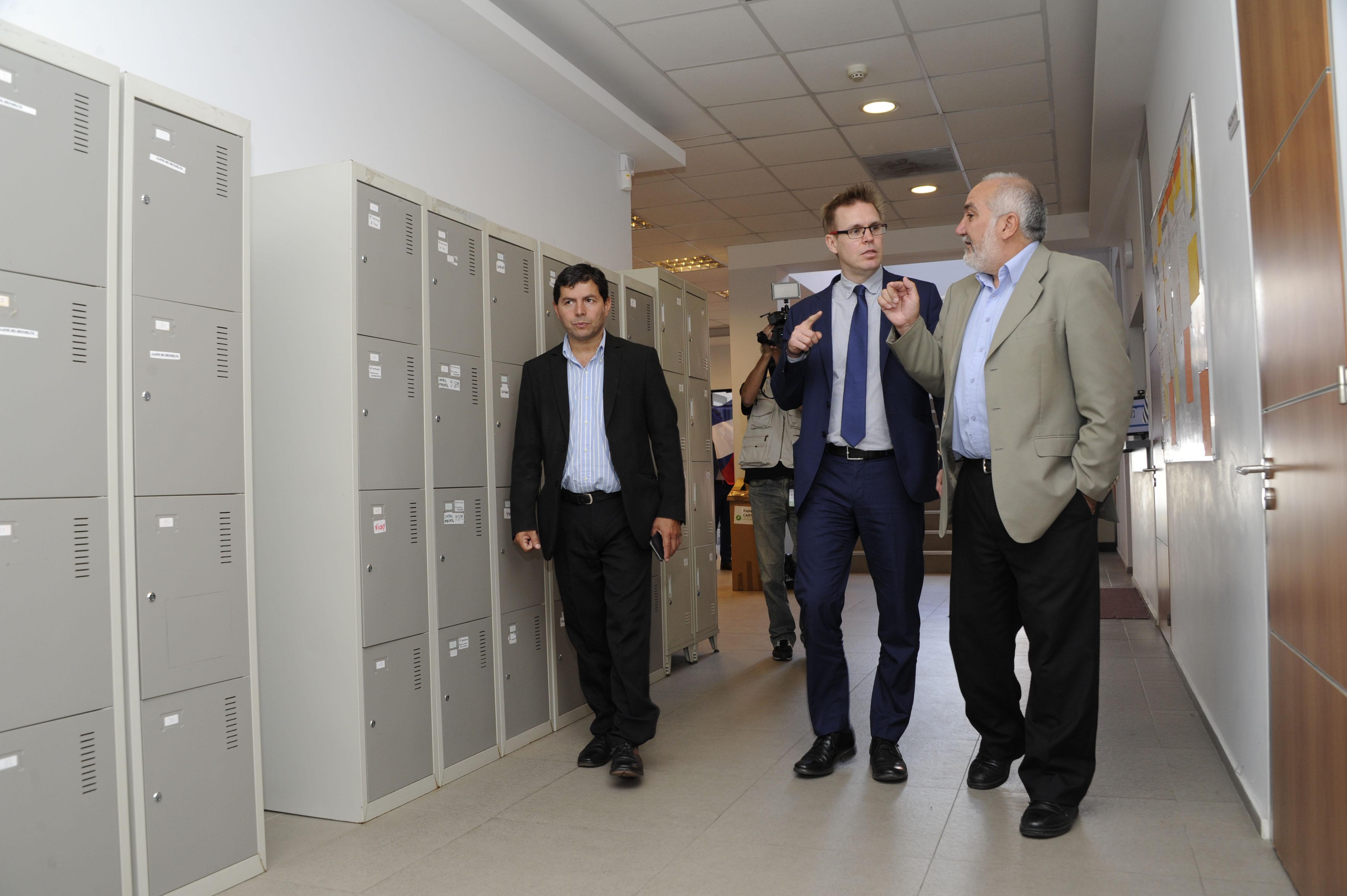 Wilson Netto, Eduardo Pereyra y representantes de universidades finlandesas visitaron las instalaciones del Parque Tecnológico del LATU