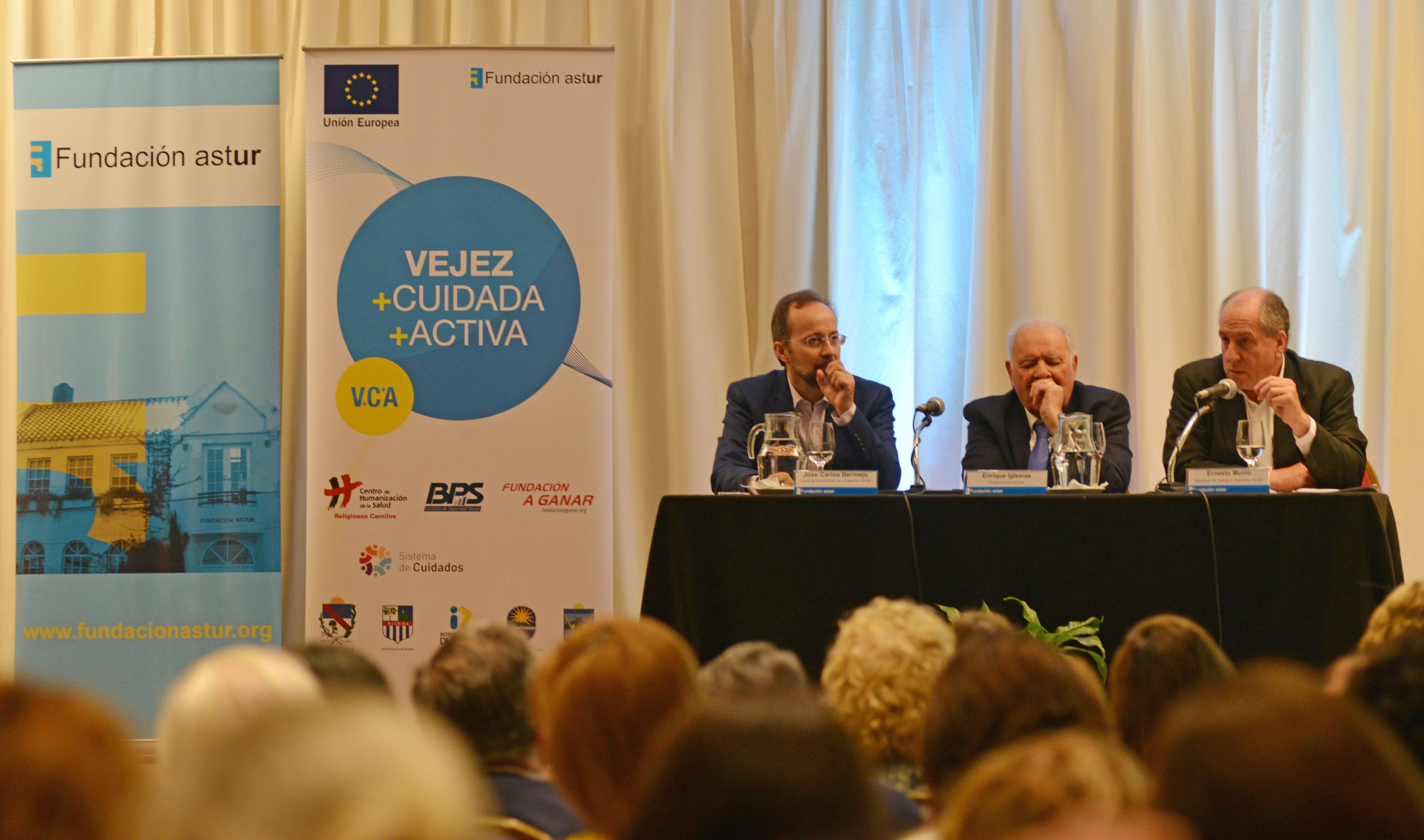 Ernesto Murro con Enrique Iglesias y José Carlos Bermejo, magister en humanización de la salud