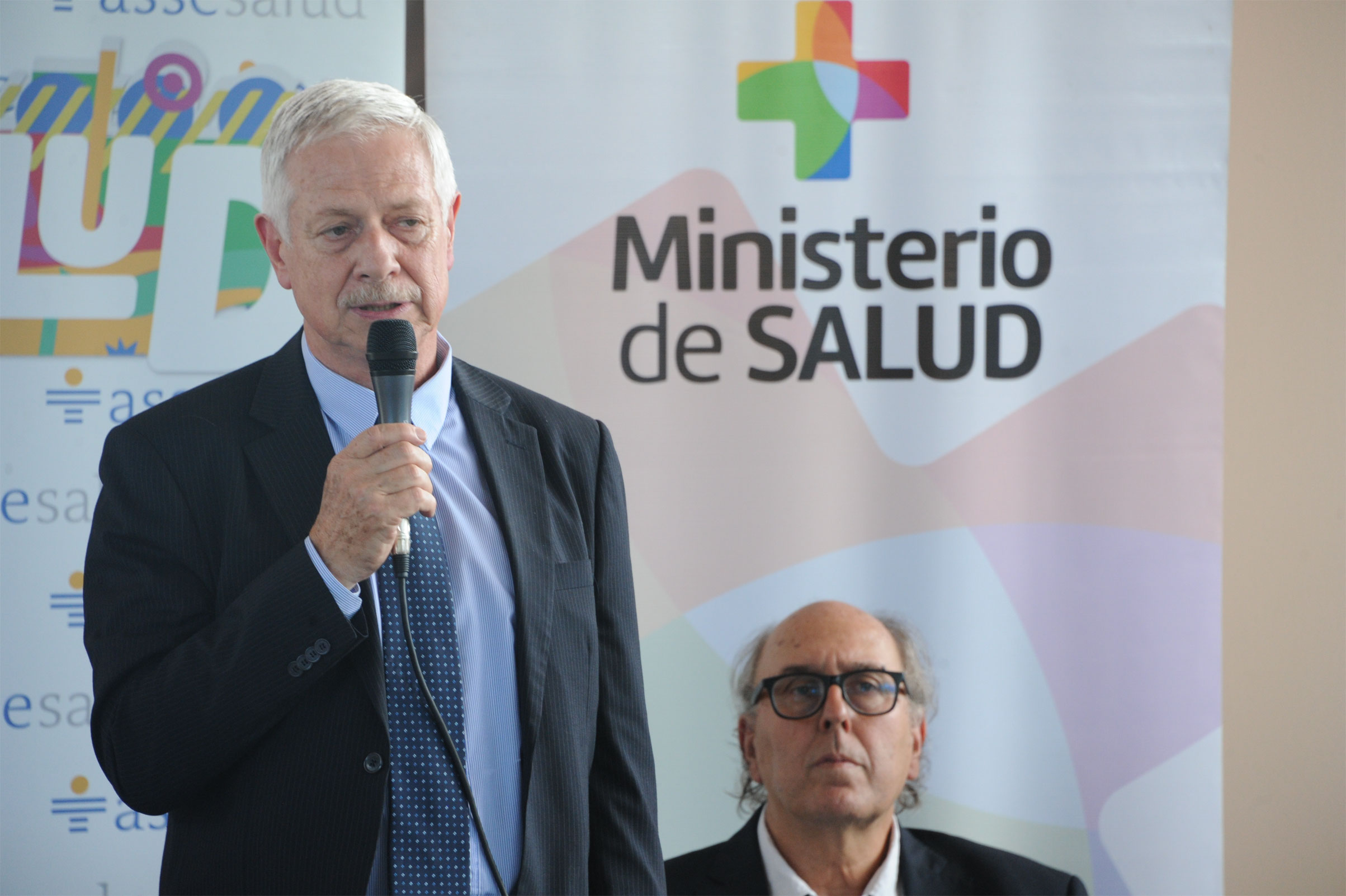 Ministro de Salud Pública, Jorge Basso,haciendo uso de la palabra