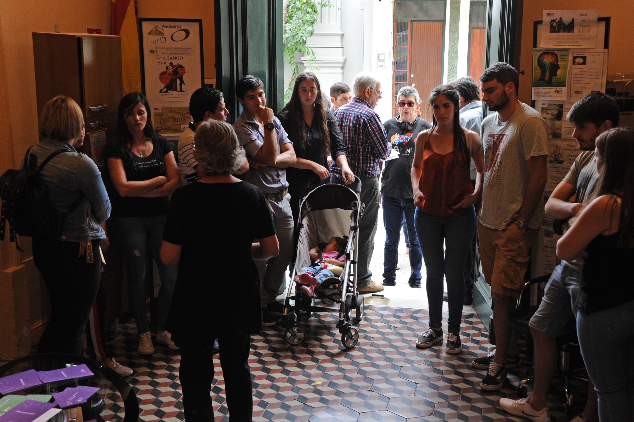 Vecinos de San José, aguardando las audiencias con autoridades del Ministerio del Interior