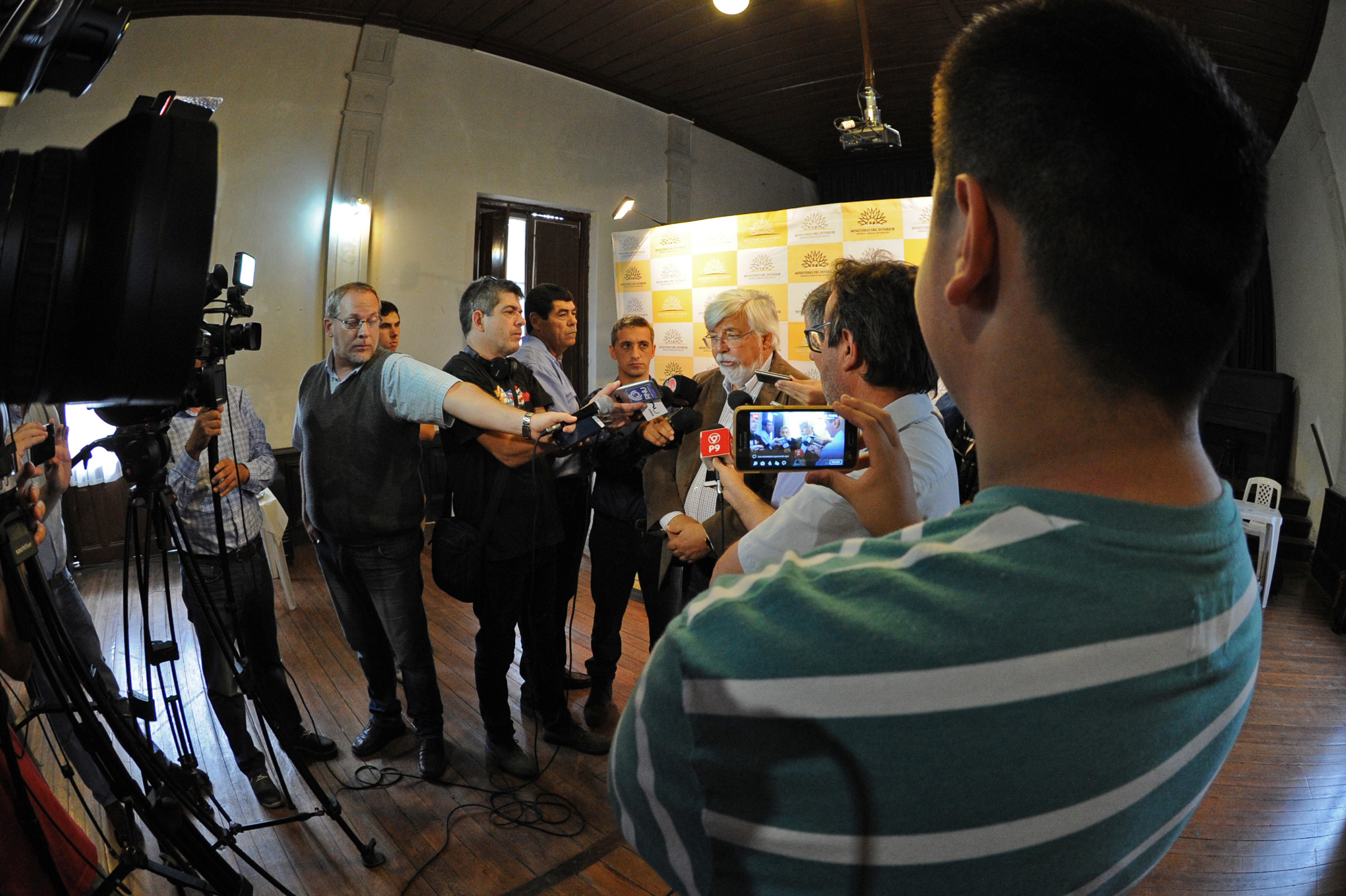 Ministro Eduardo Bonomi efectúa declaraciones a la prensa en San José