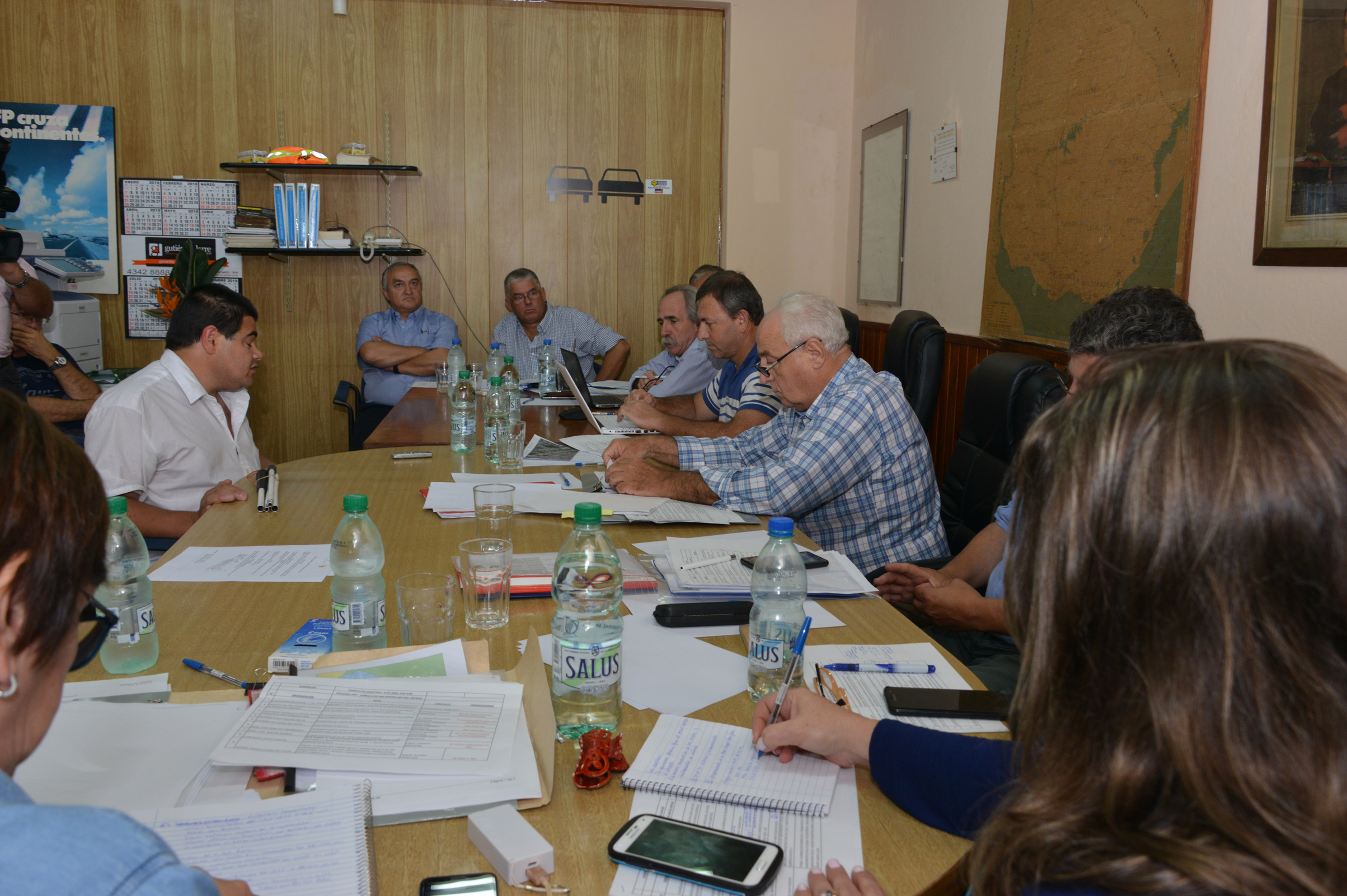 Ministro Víctor Rossi, en reunión con organizaciones sociales de San José