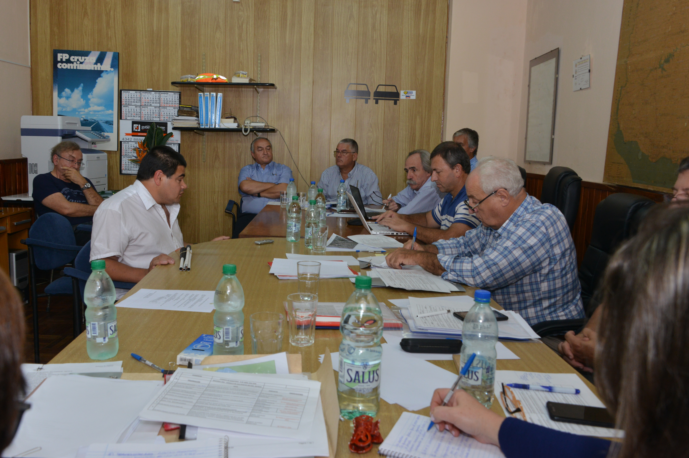 Ministro Víctor Rossi, en reunión con organizaciones sociales de San José