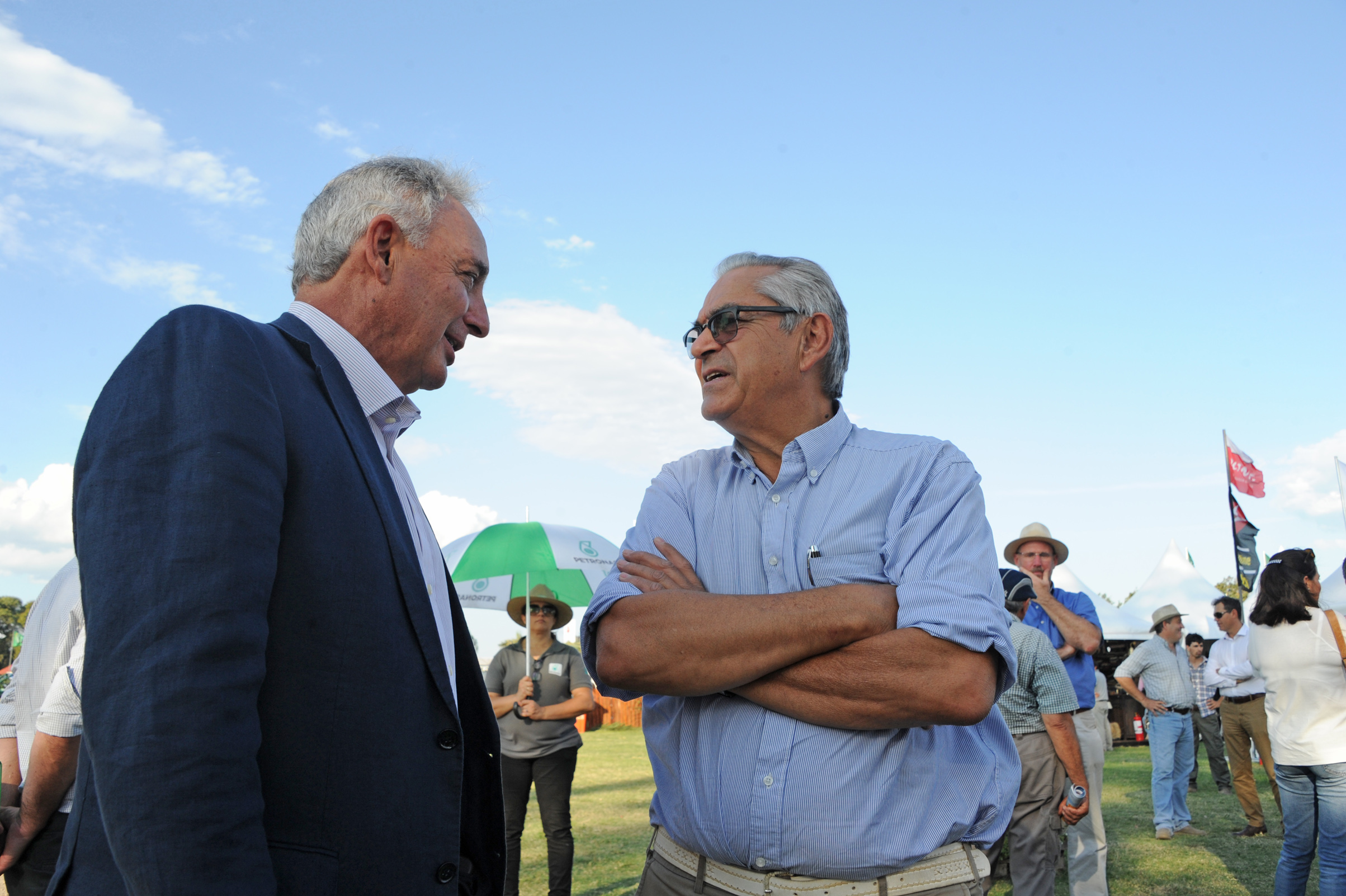 Ministro Enzo Benech, junto a Pablo Zerbino, presidente de la Asociación Rural del Uruguay (ARU)