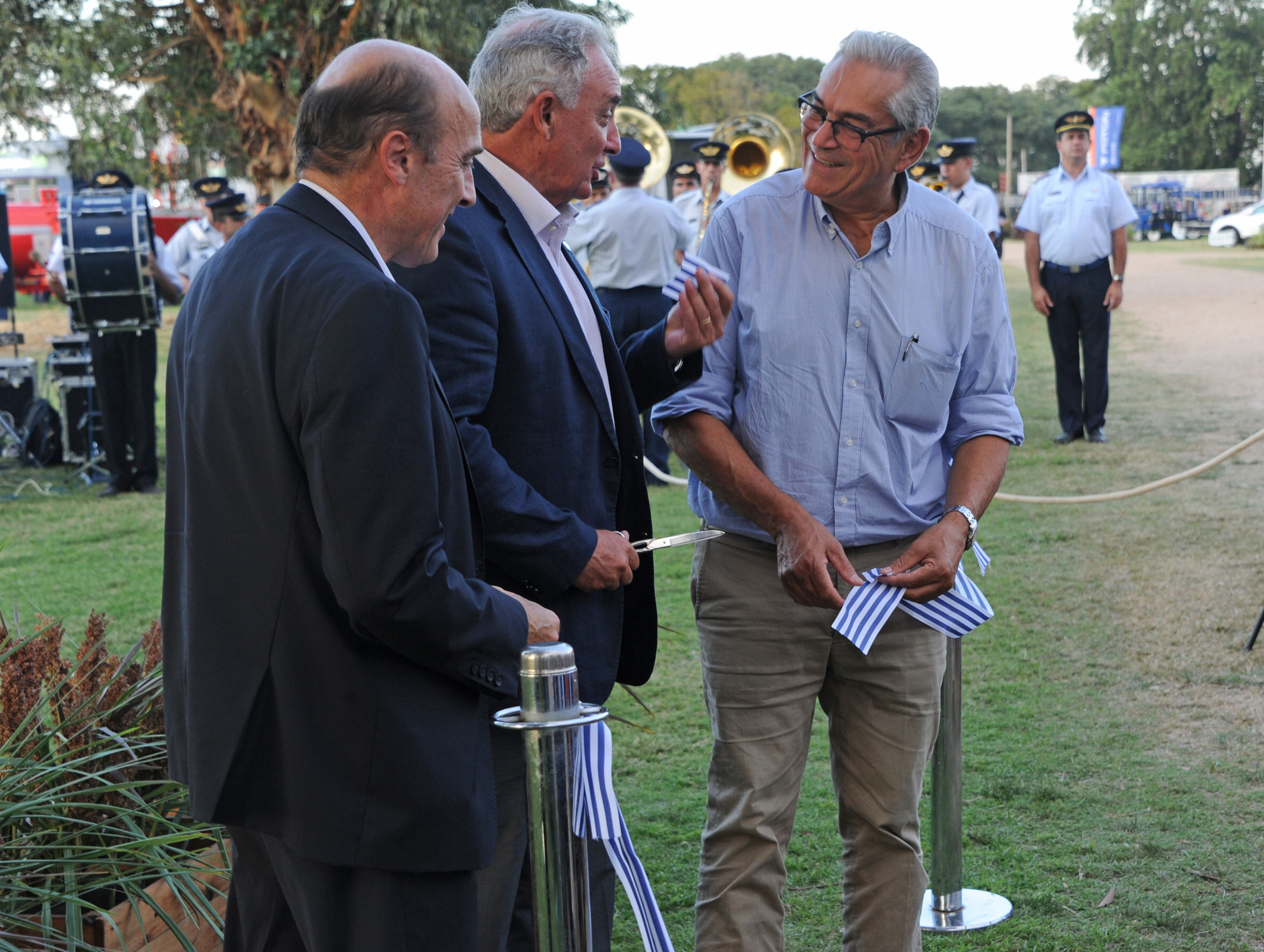 Intendente de Montevideo, Daniel Martínez, Pablo Zerbino, presidente de la Asociación Rural del Uruguay y Ministro de Ganadería, Enzo Benech