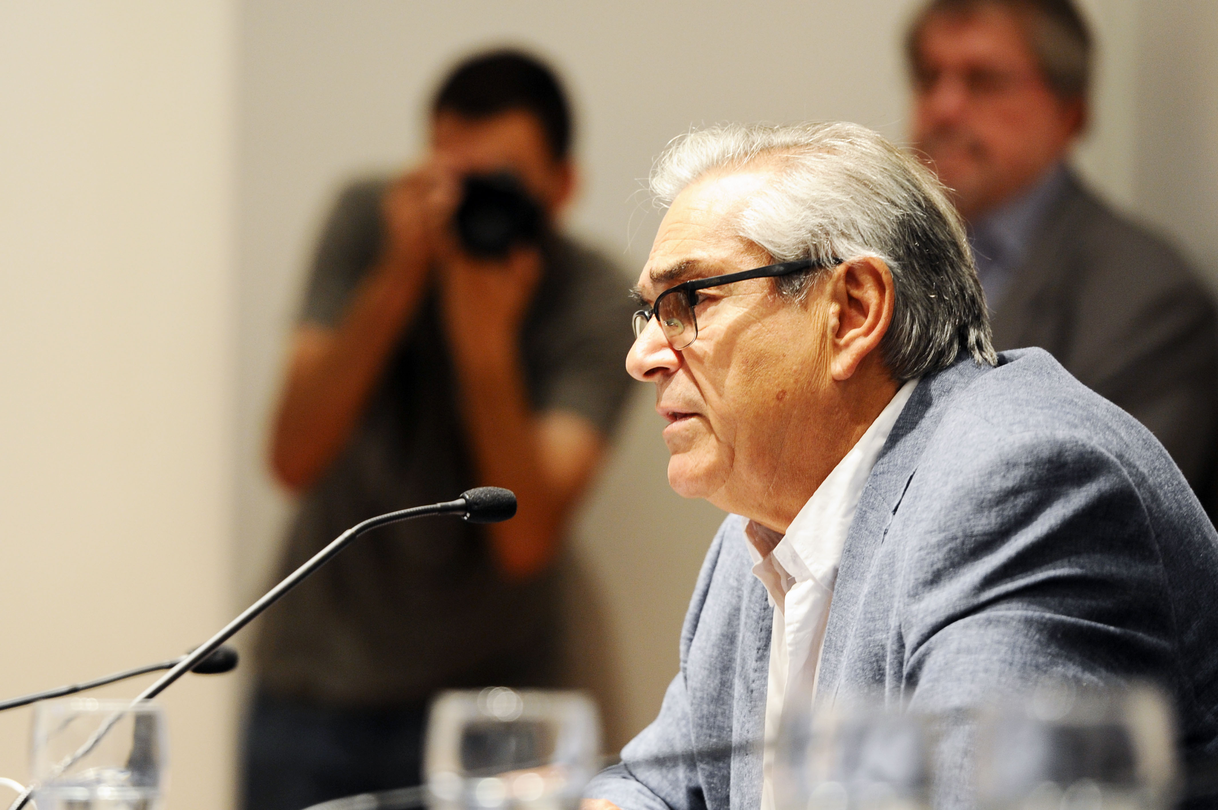 Enzo Benech presidió el acto de apertura de la exposición “Análisis de la competitividad de la cadena láctea”