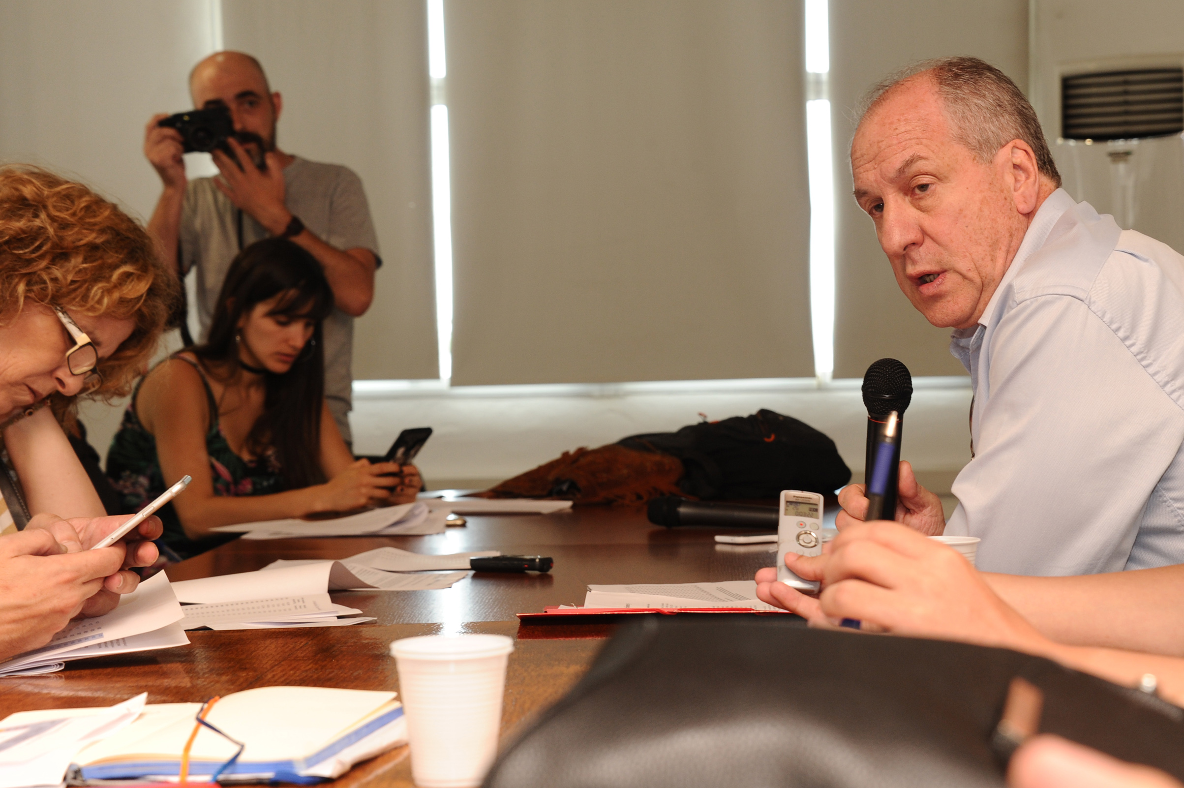 Titular de la cartera de Trabajo, Ernesto Murro, en conferencia de prensa