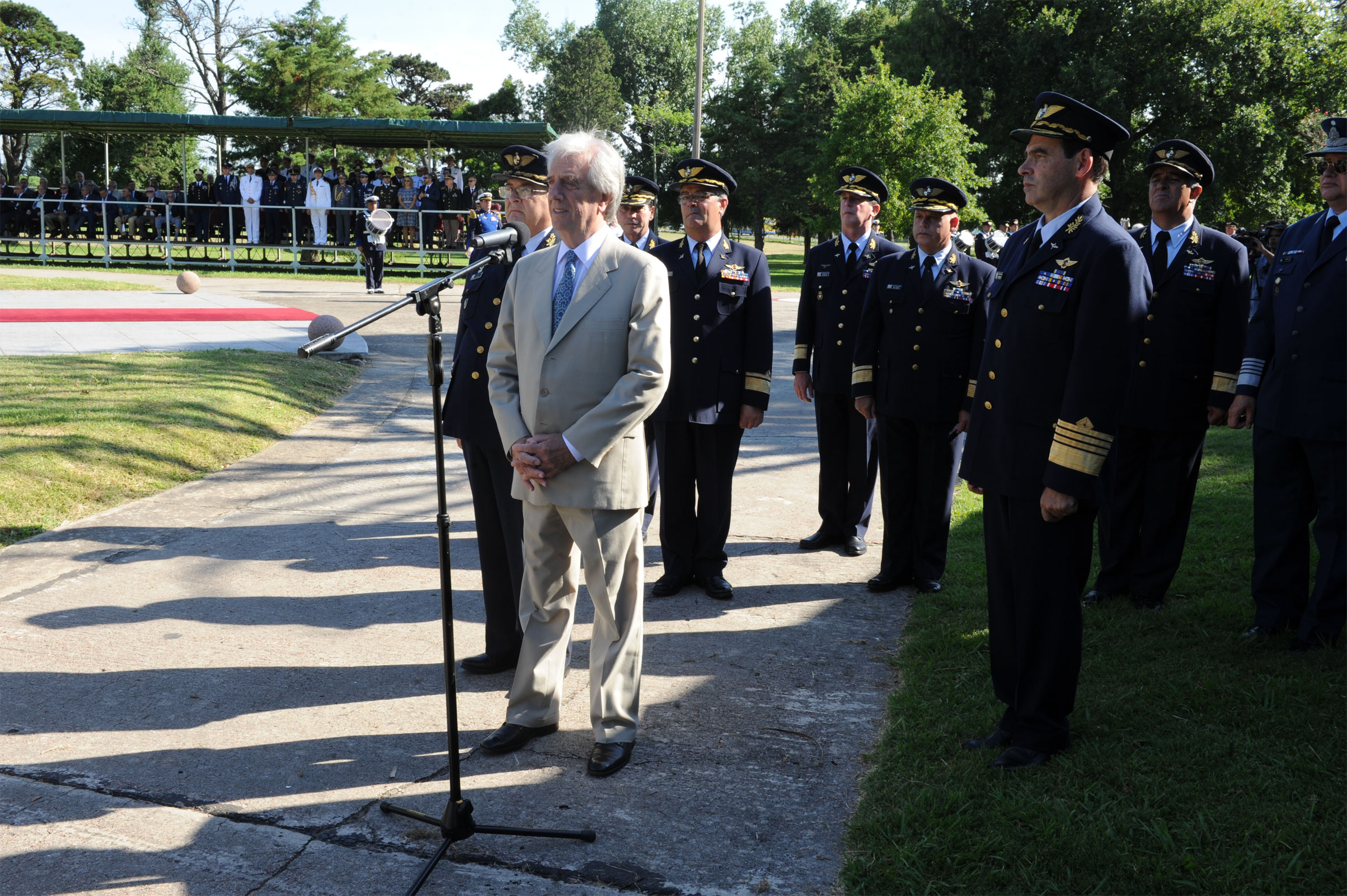 Presidente Tabaré Vázquez encabezó acto de asunción de Hugo Marenco como comandante en jefe de la Fuerza Aérea