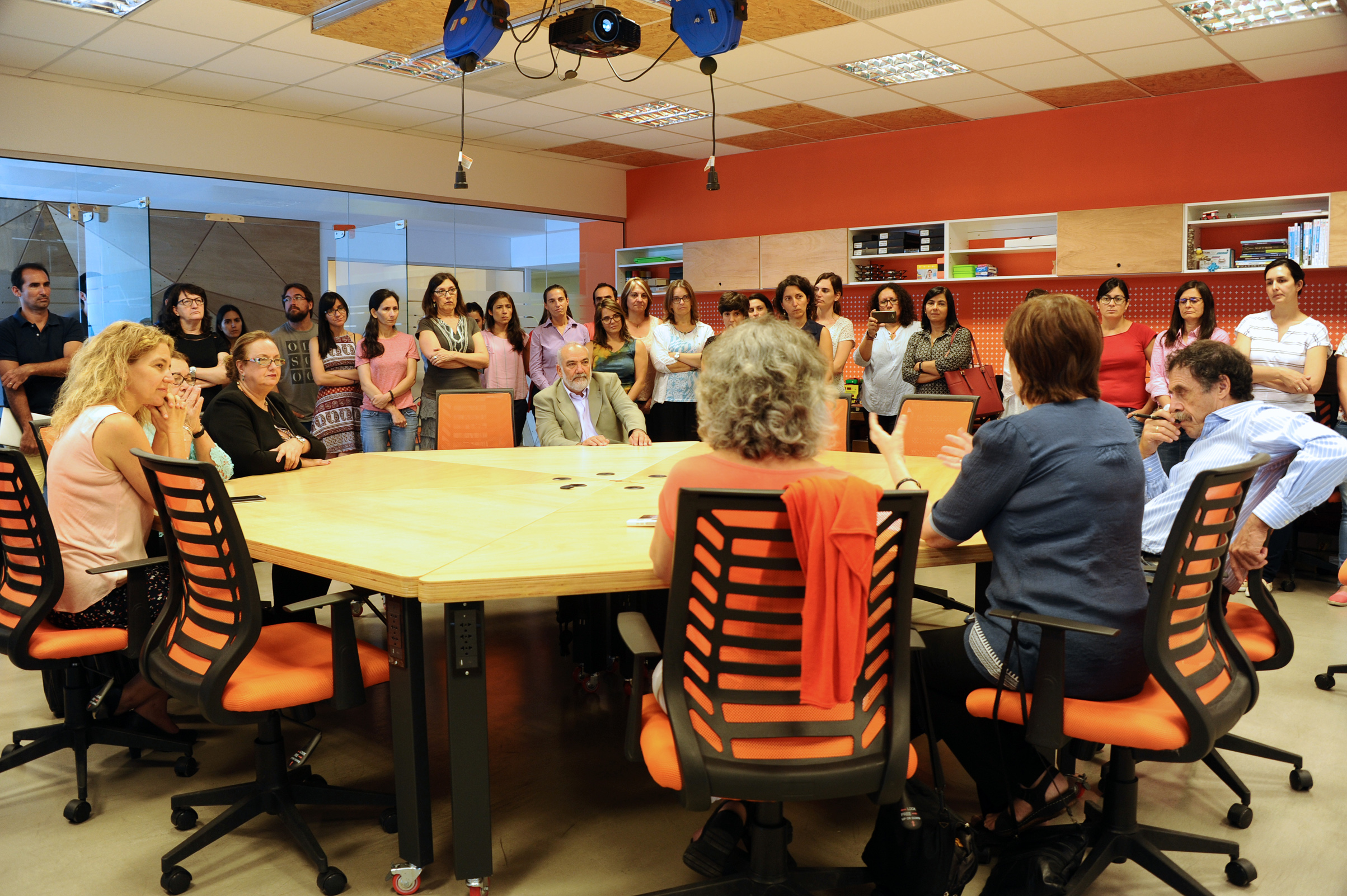 Firma de convenio entre Plan Ceibal e Inmujeres