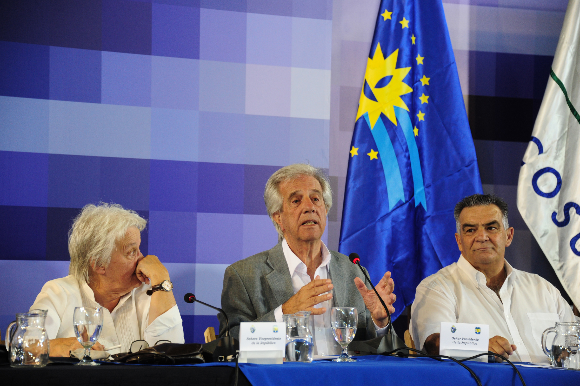 Presidente Tabaré Vázquez haciendo uso de la palabra en Consejo de Ministros abierto en Centenario, departamento de Durazno