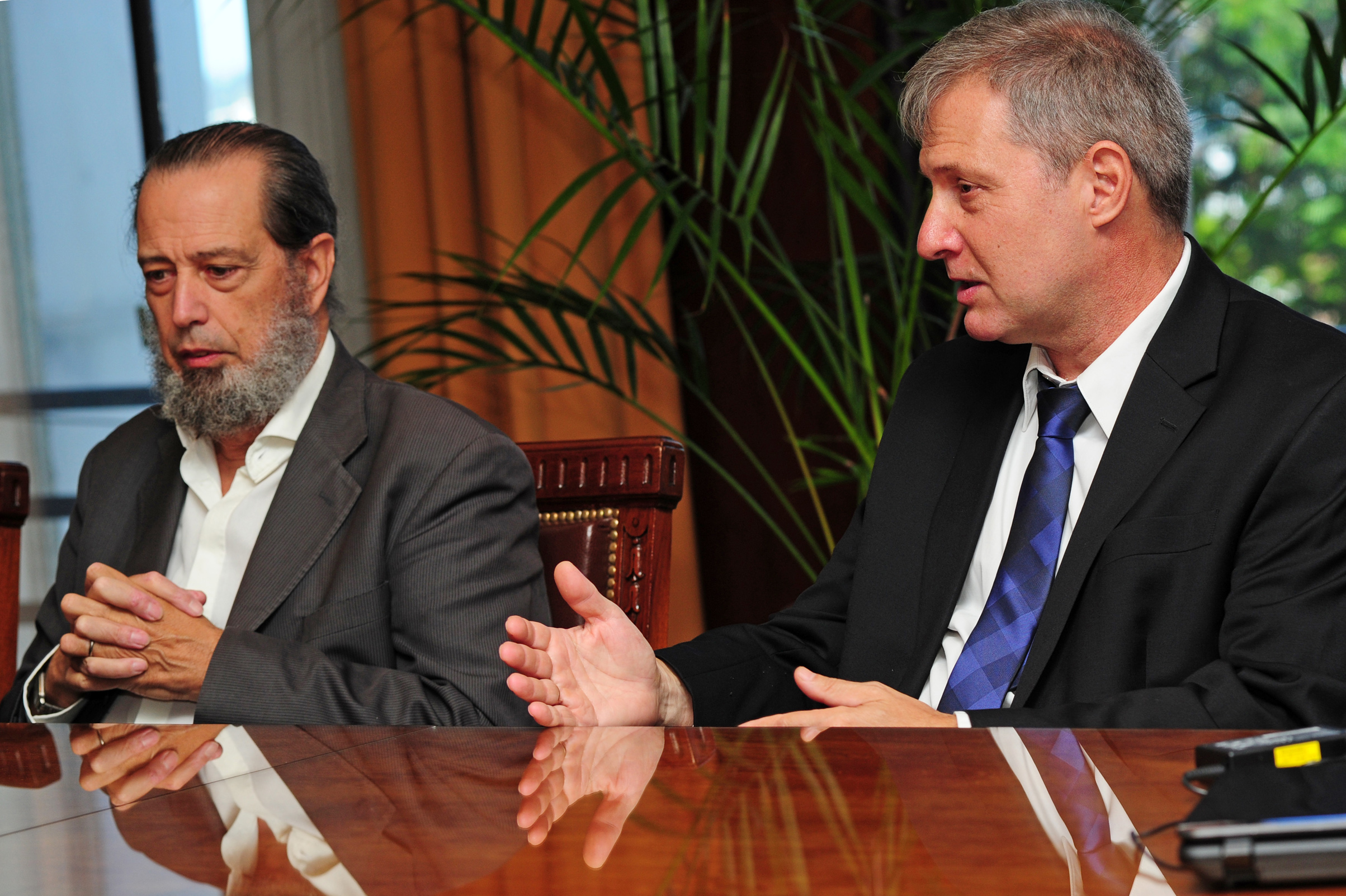 Presidente de la Administración Nacional de Puertos (ANP), Alberto Díaz, recibió delegación de Bolivia