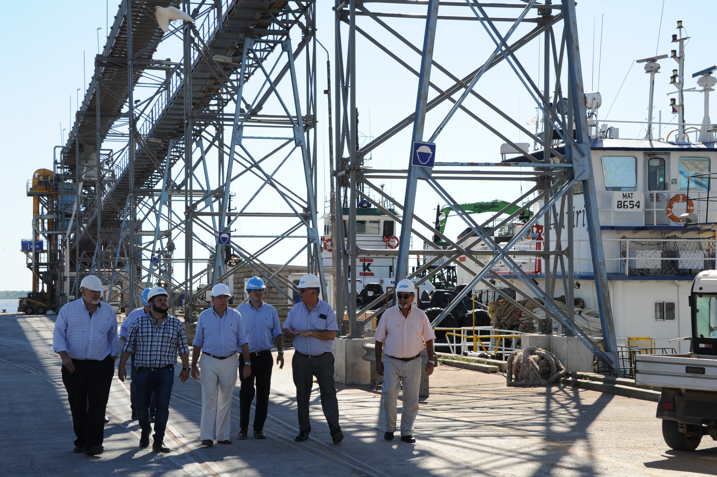 Autoridades uruguayas y bolivianas en Nueva Palmira
