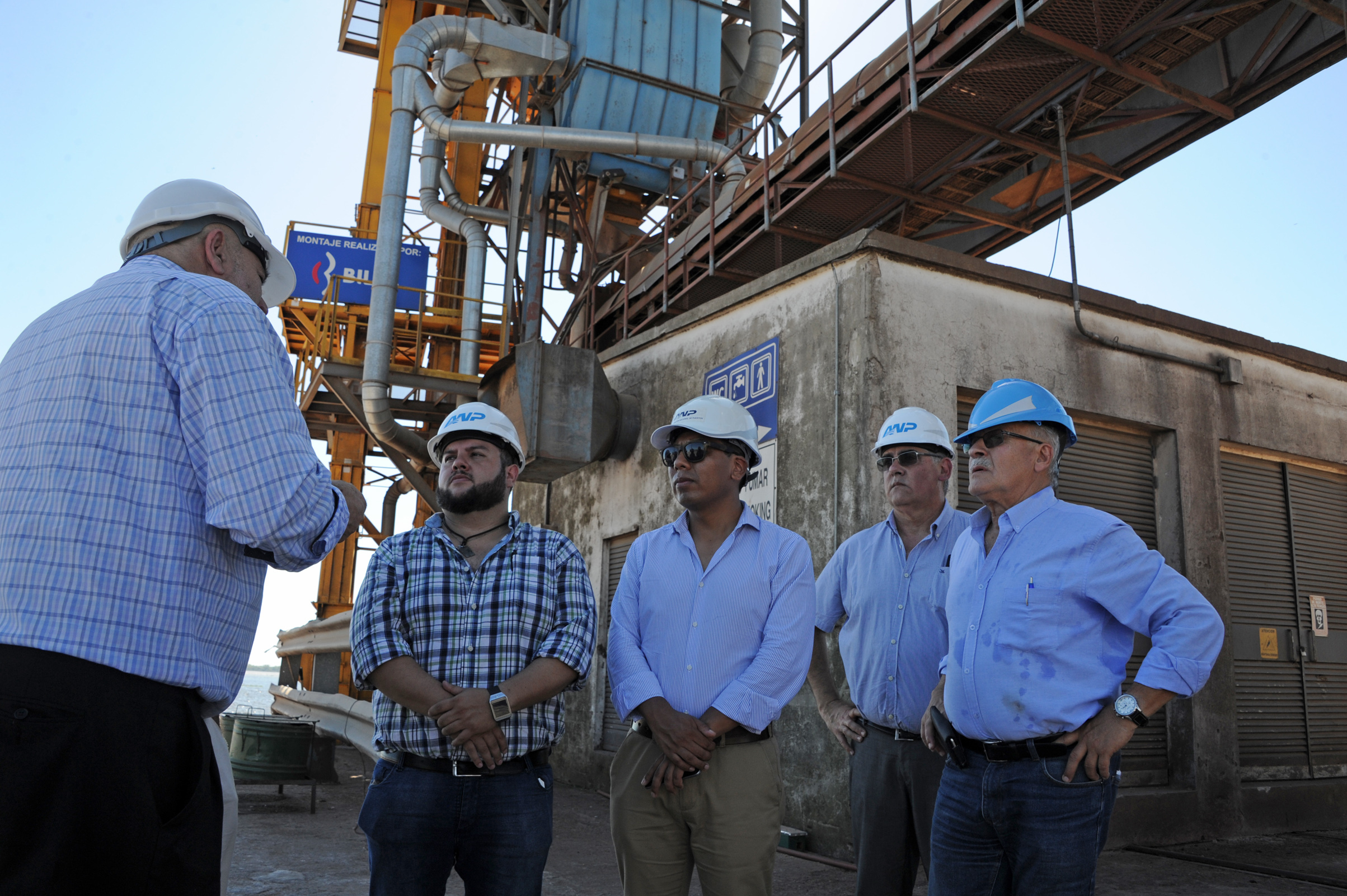 Autoridades uruguayas y bolivianas en Nueva Palmira