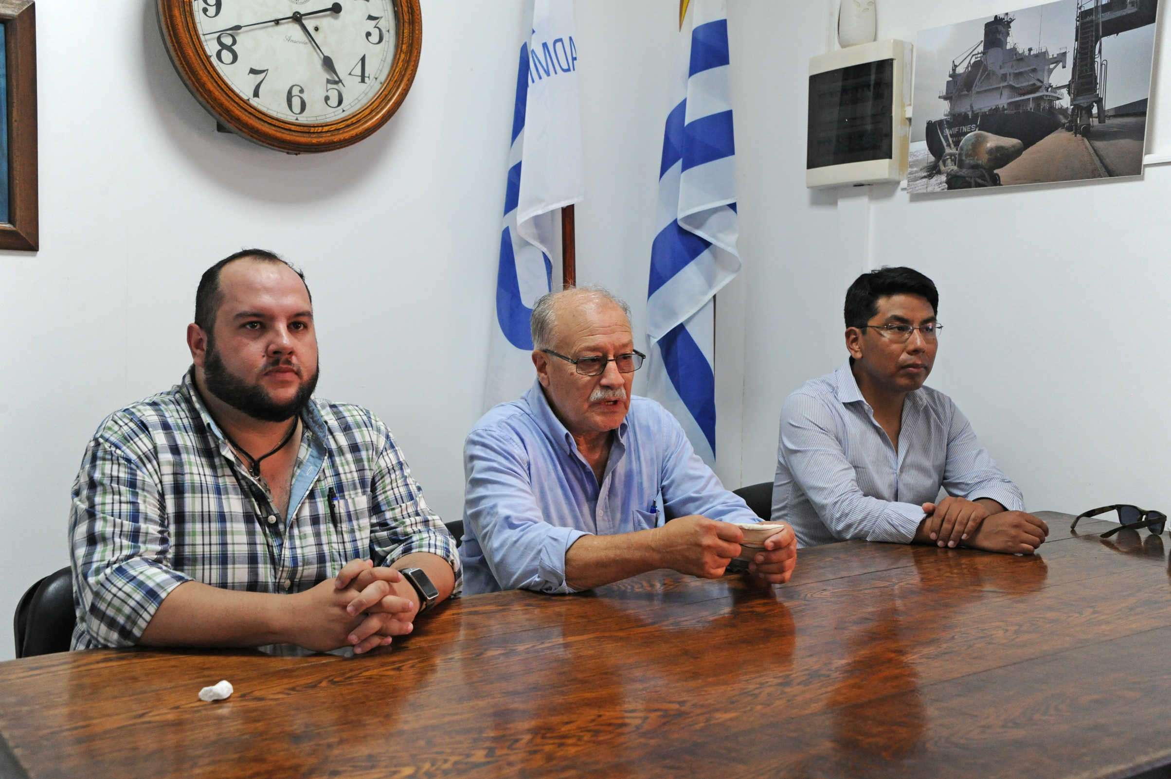 Autoridades uruguayas y bolivianas en Nueva Palmira