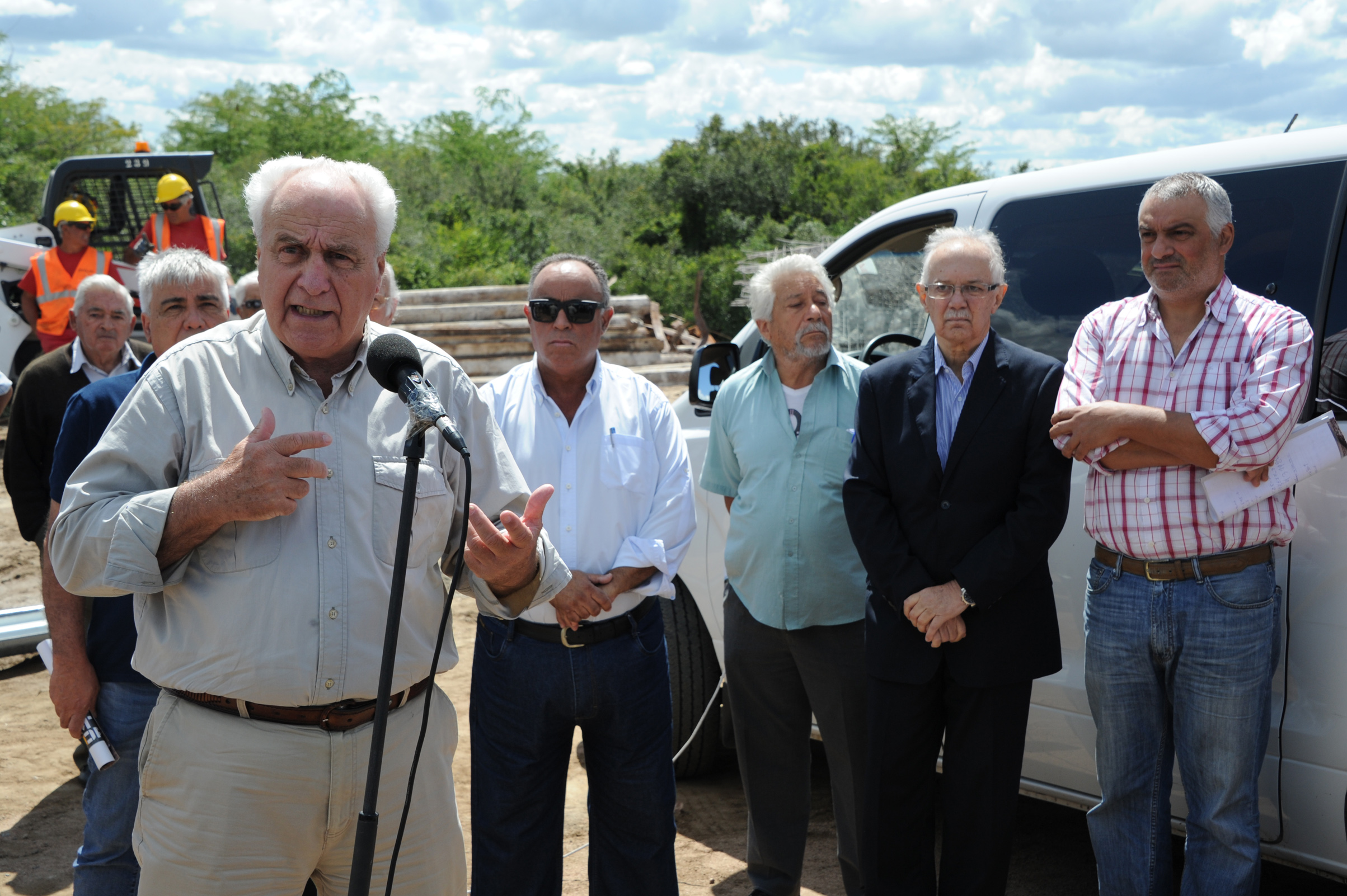 Inauguración de un puente de emergencia en el arroyo Agua Sucia, en Sarandí del Yí