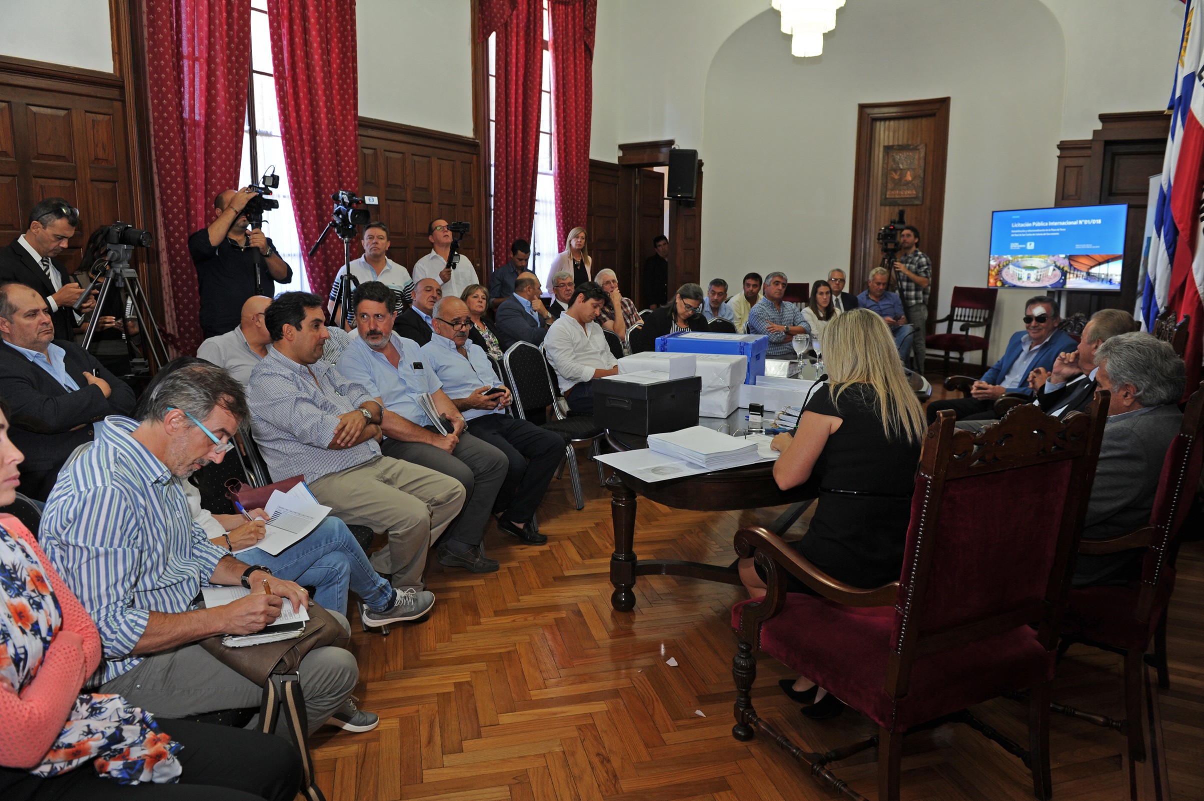 Apertura de la licitación internacional para el proyecto de restauración de la plaza de toros Real de San Carlos