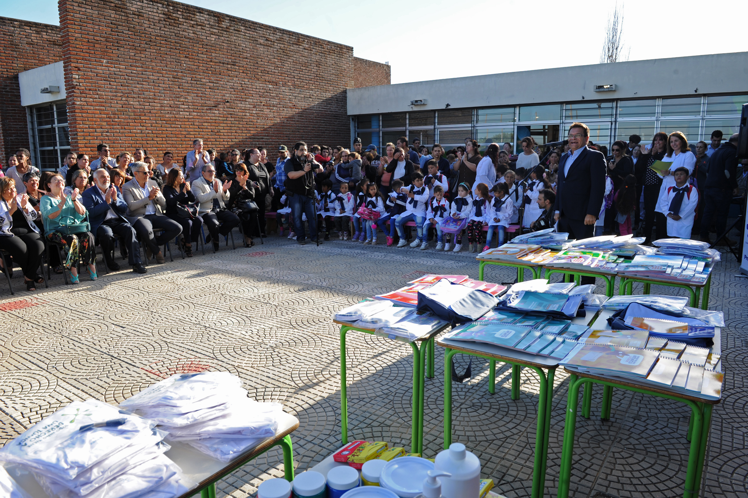 Autoridades de la Enseñanza Pública realizaron una recorrida por diversos centros educativos