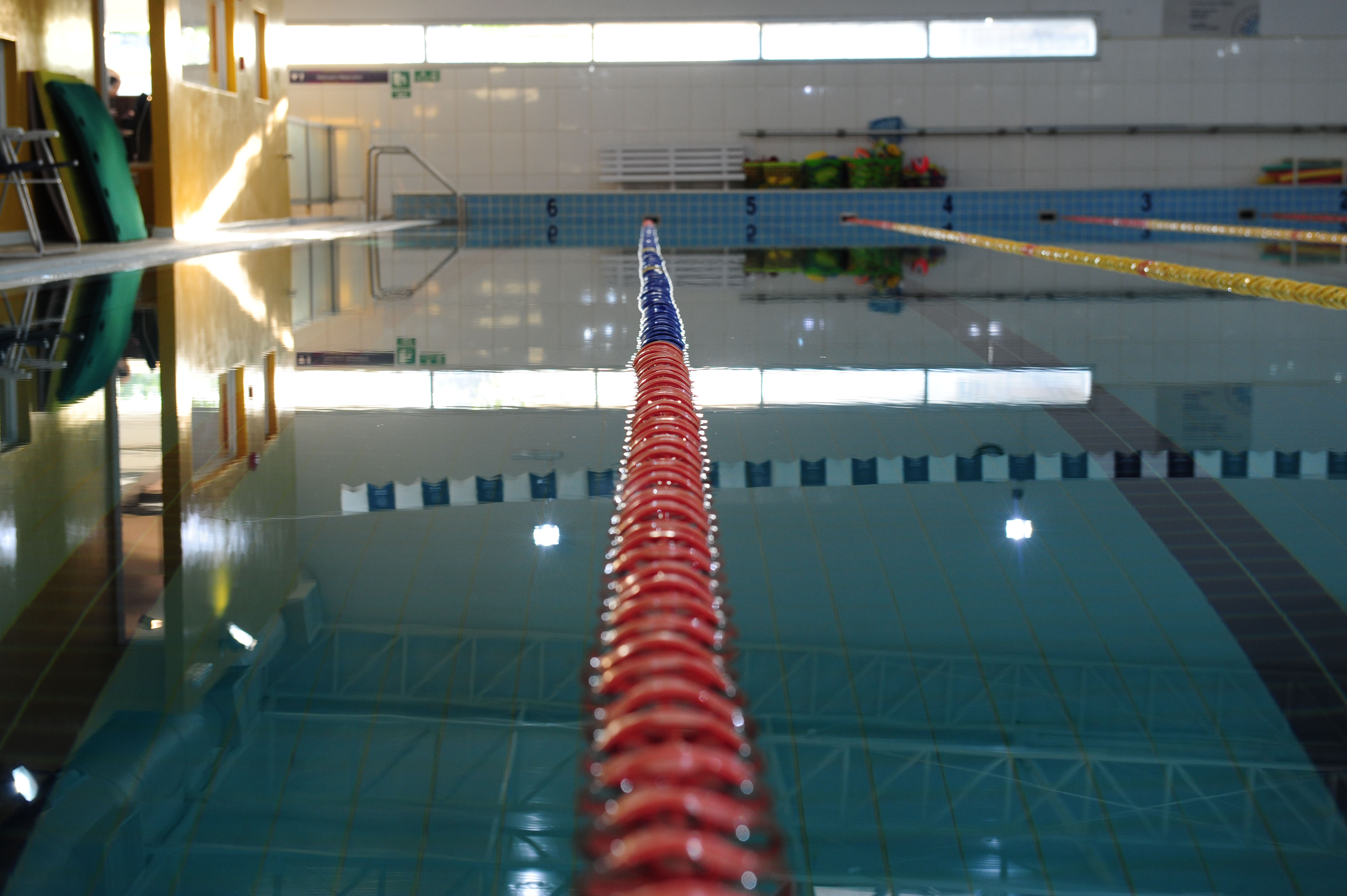Piscina de hidroterapia permite la rehabilitación de personas con alteraciones del aparato locomotor y otras discapacidades