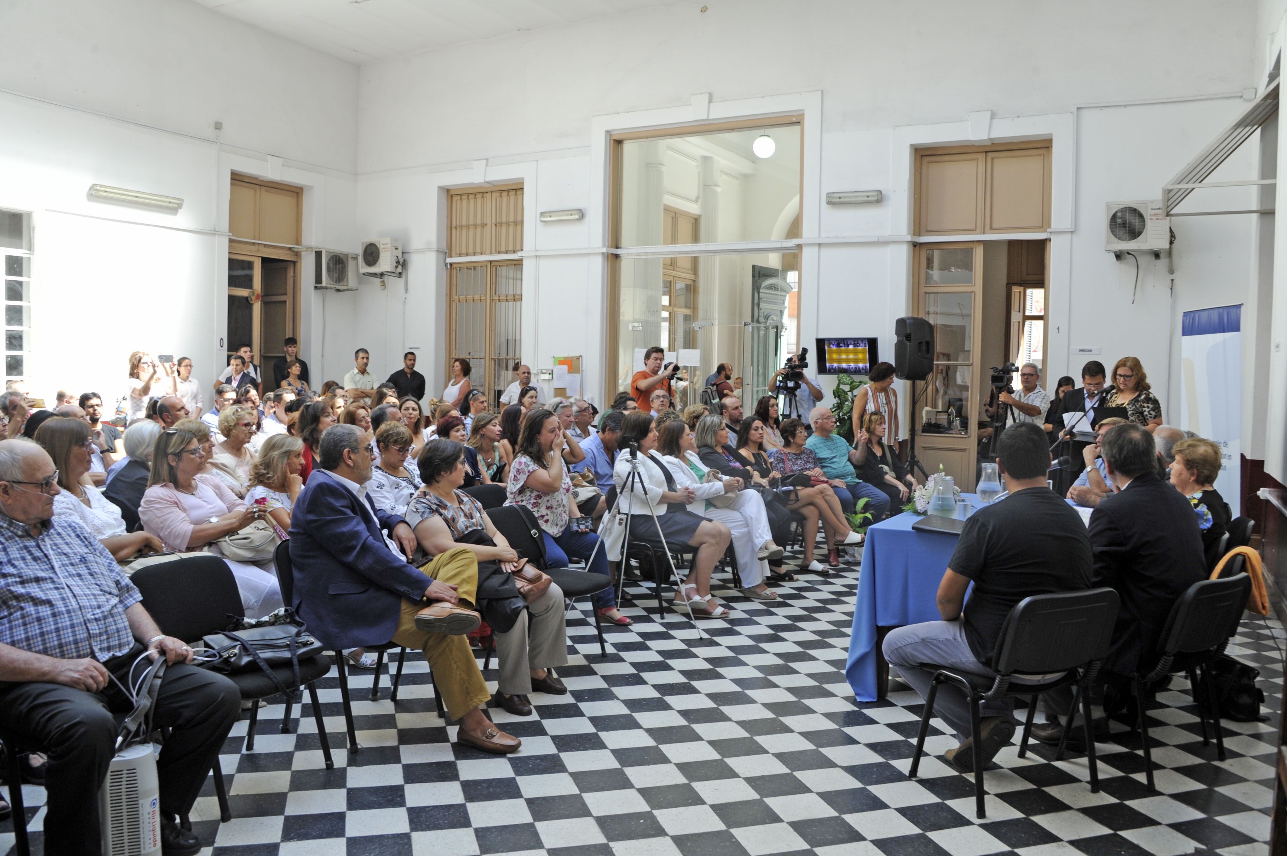 Acto de asunción de la nueva consejera por el orden docente, Rosana Cortazzo