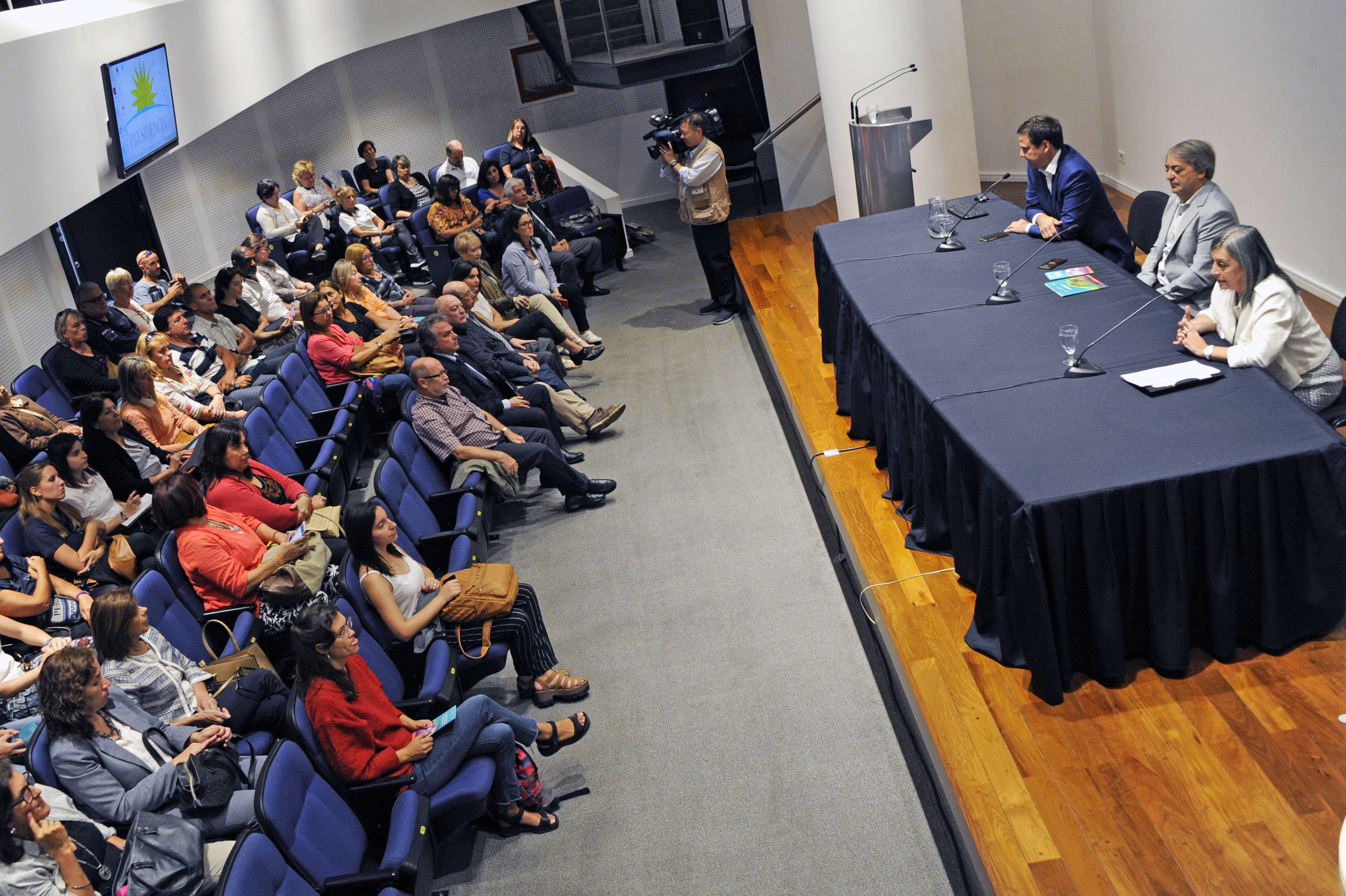 Presentación del Programa de Educación Física para Adultos Mayores