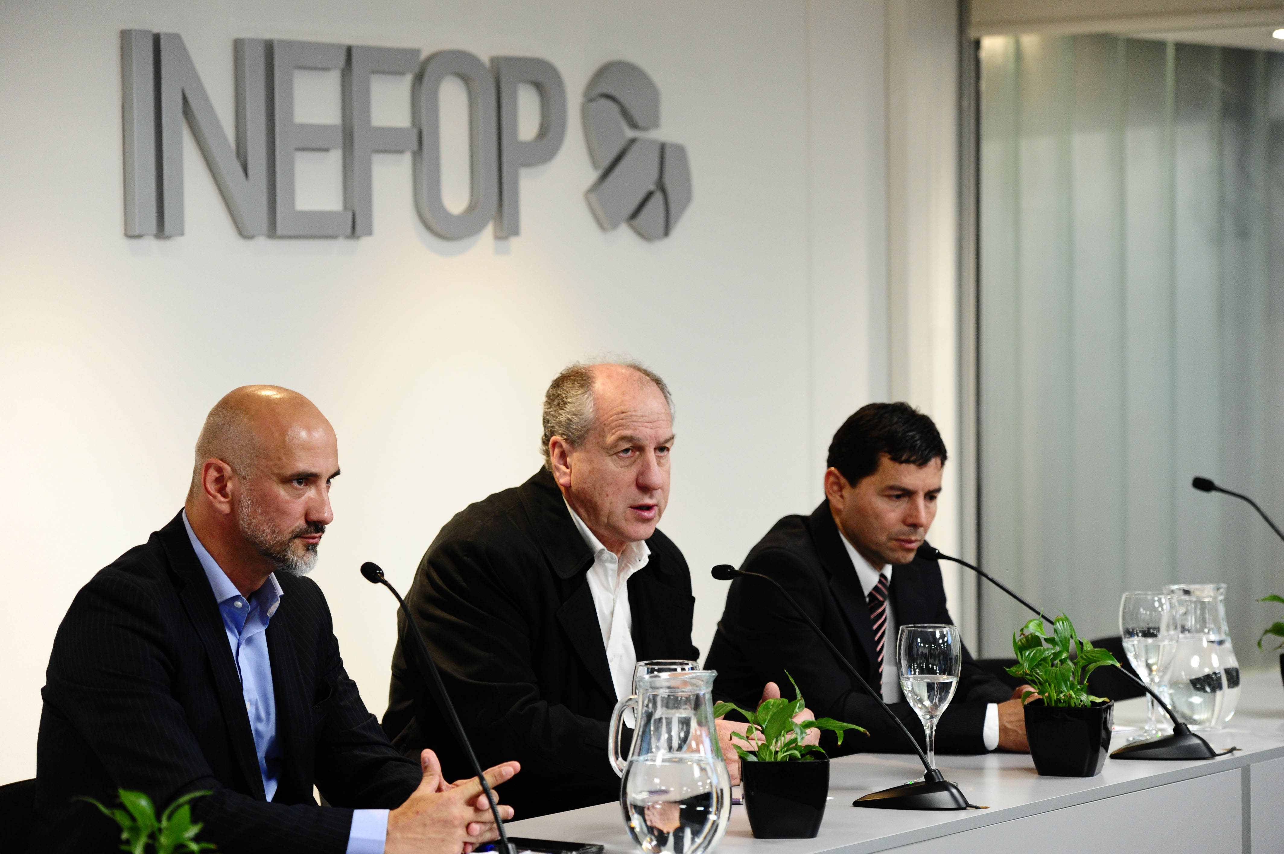 Ministro Ernesto Murro expone sobre beneficios de ley de estímulo al empleo