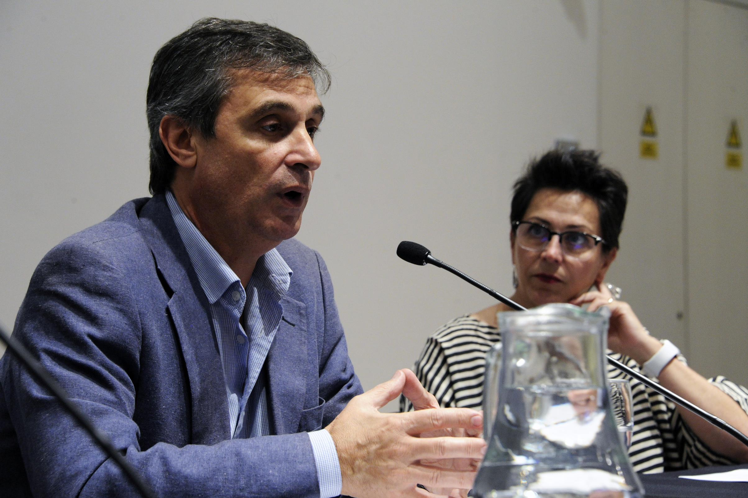 Conferencia dictada por Adriana Rovira, titular de Inmayores, y Álvaro García, director de la Oficina de Planeamiento y Presupuesto