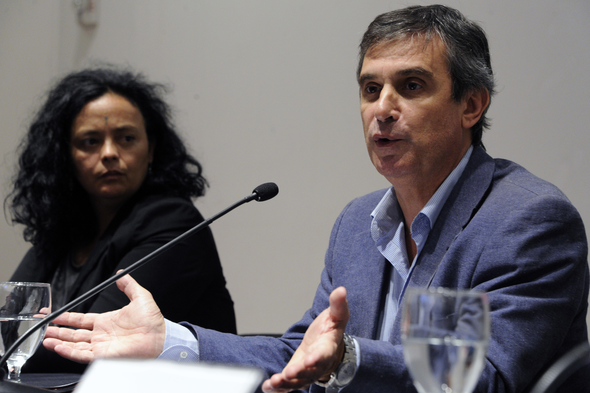 Conferencia dictada por Adriana Rovira, titular de Inmayores, y Álvaro García, director de la Oficina de Planeamiento y Presupuesto