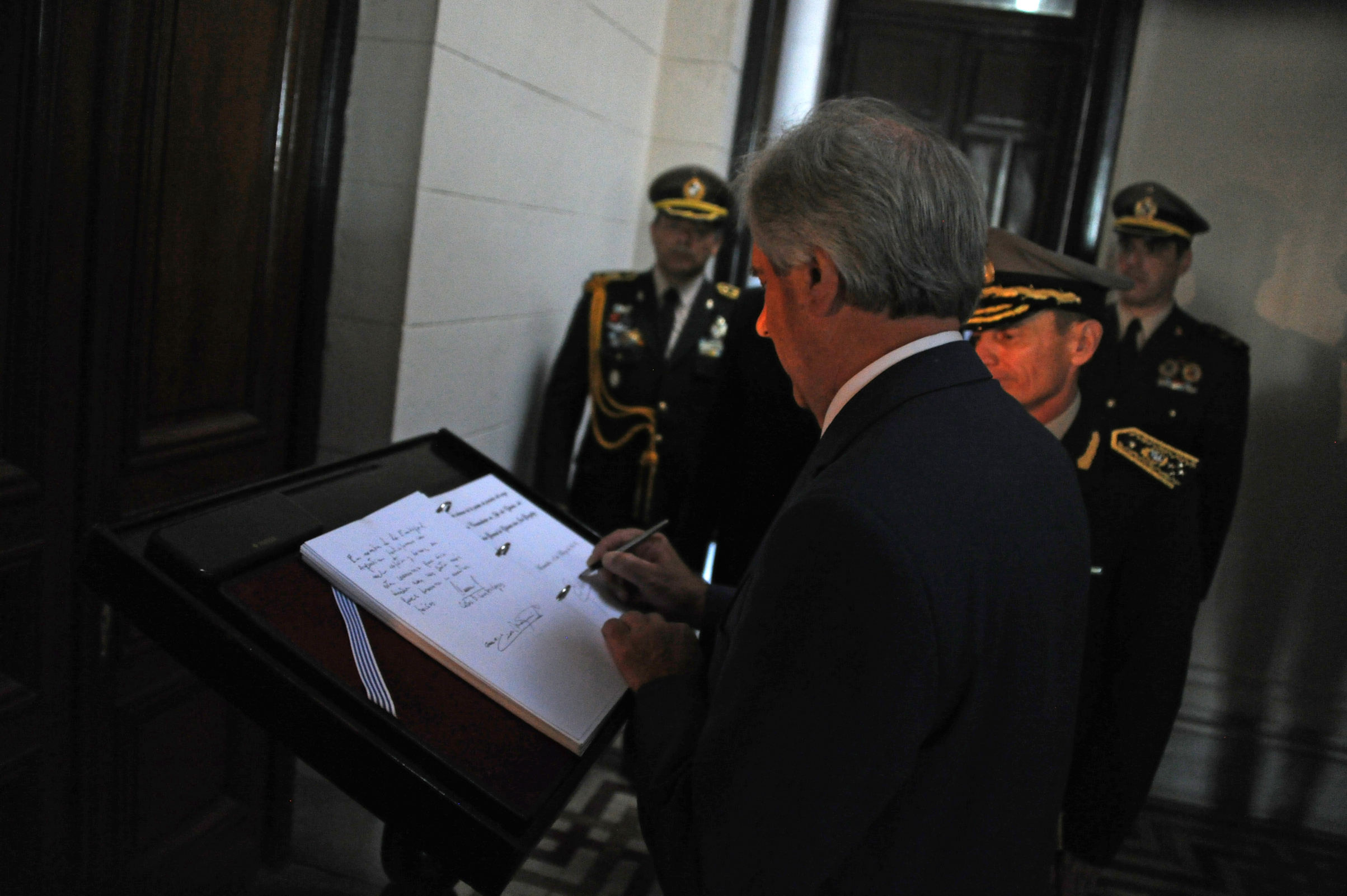 Acto de asunción del nuevo comandante en jefe del Ejército Nacional de Uruguay, José Ariel González
