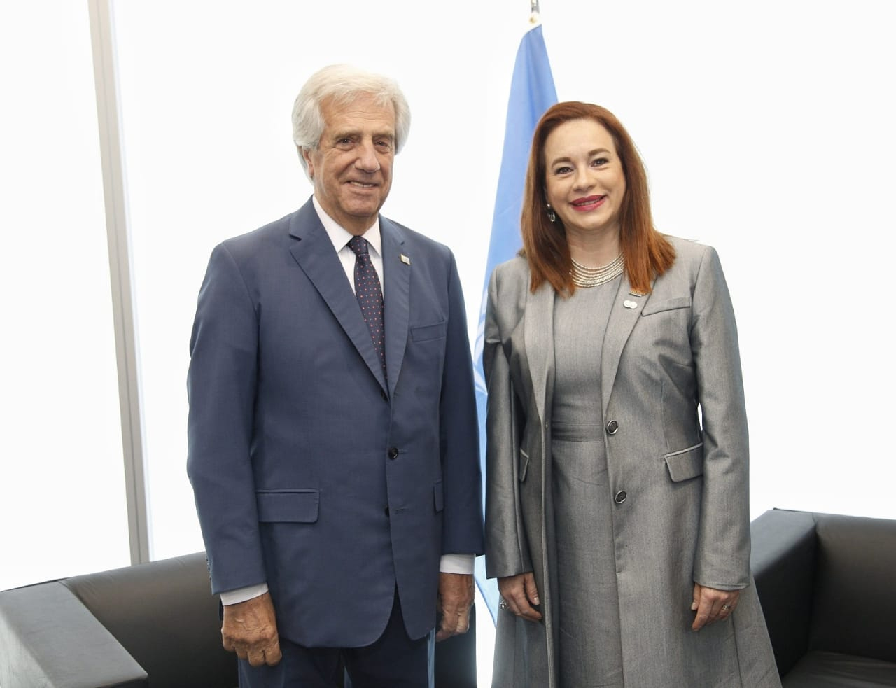 Presidente Tabaré Vázquez junto a embajadora María Fernanda Espinosa