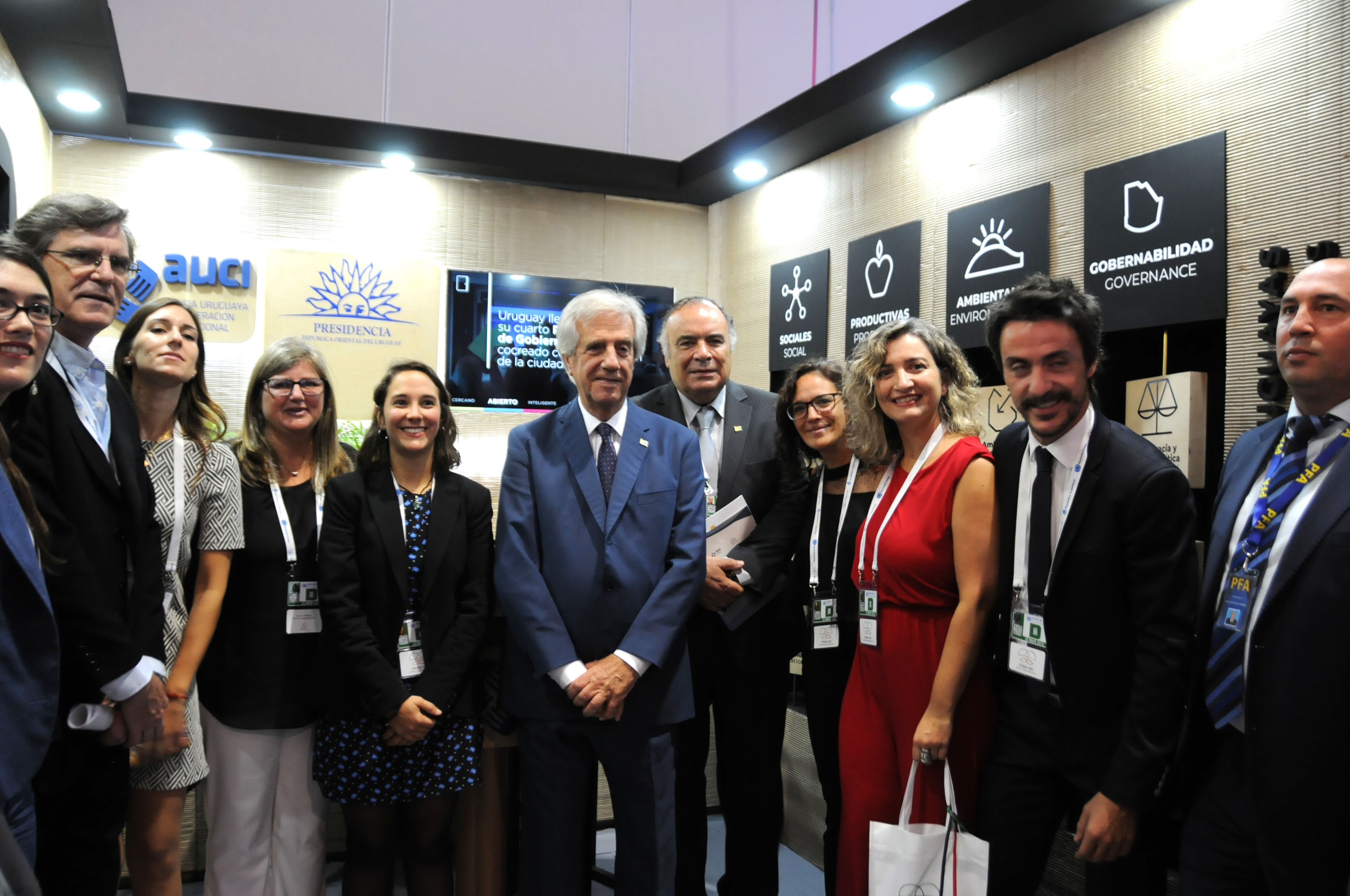 Vázquez recorrió diferentes pabellones que albergan la conferencia, entre ellos, los de Argentina, Naciones Unidas, China, Paraguay, Chile y Uruguay