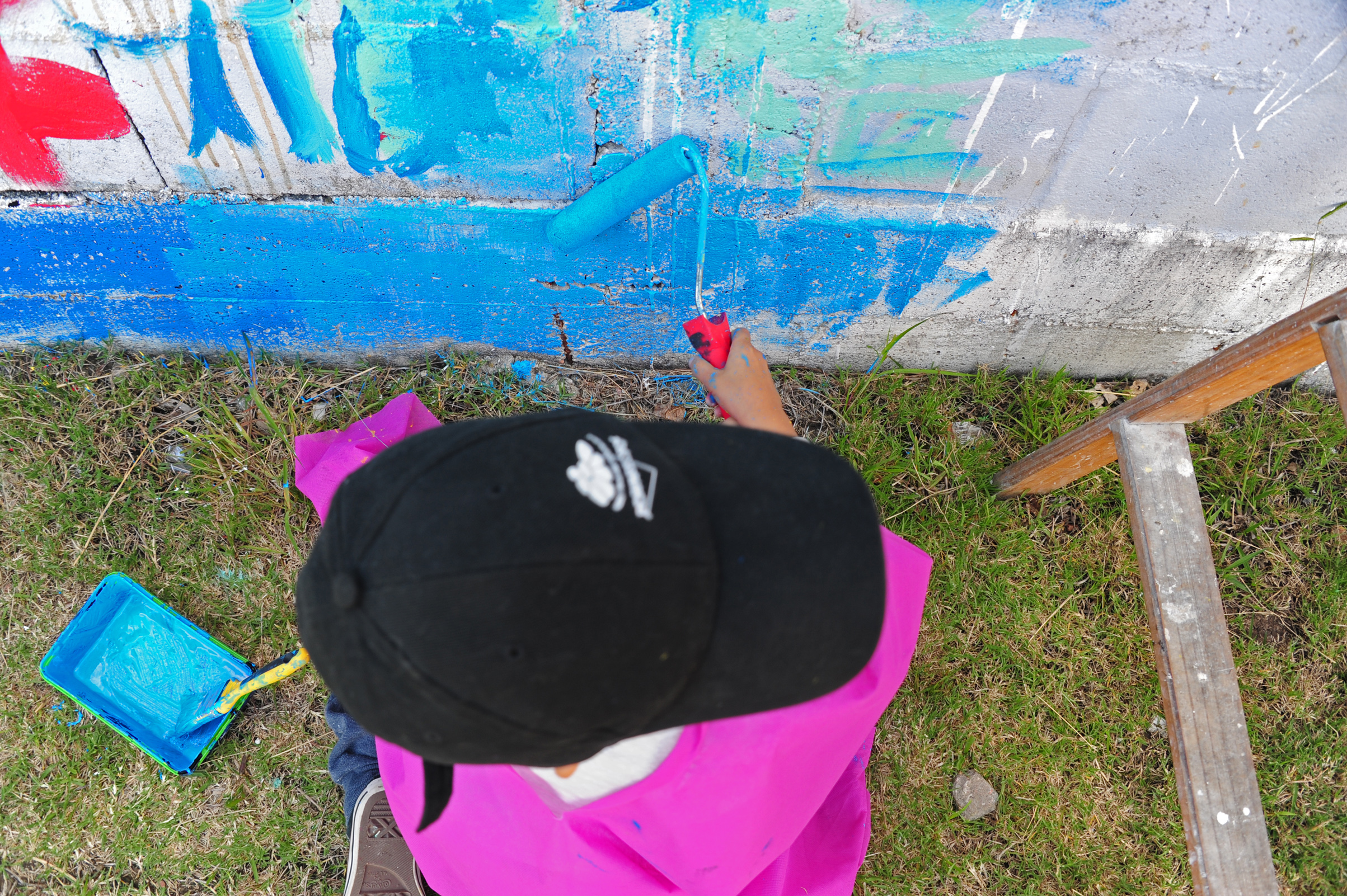 Más de 60 niños y adolescentes de programas de INAU pintaron murales contra la violencia