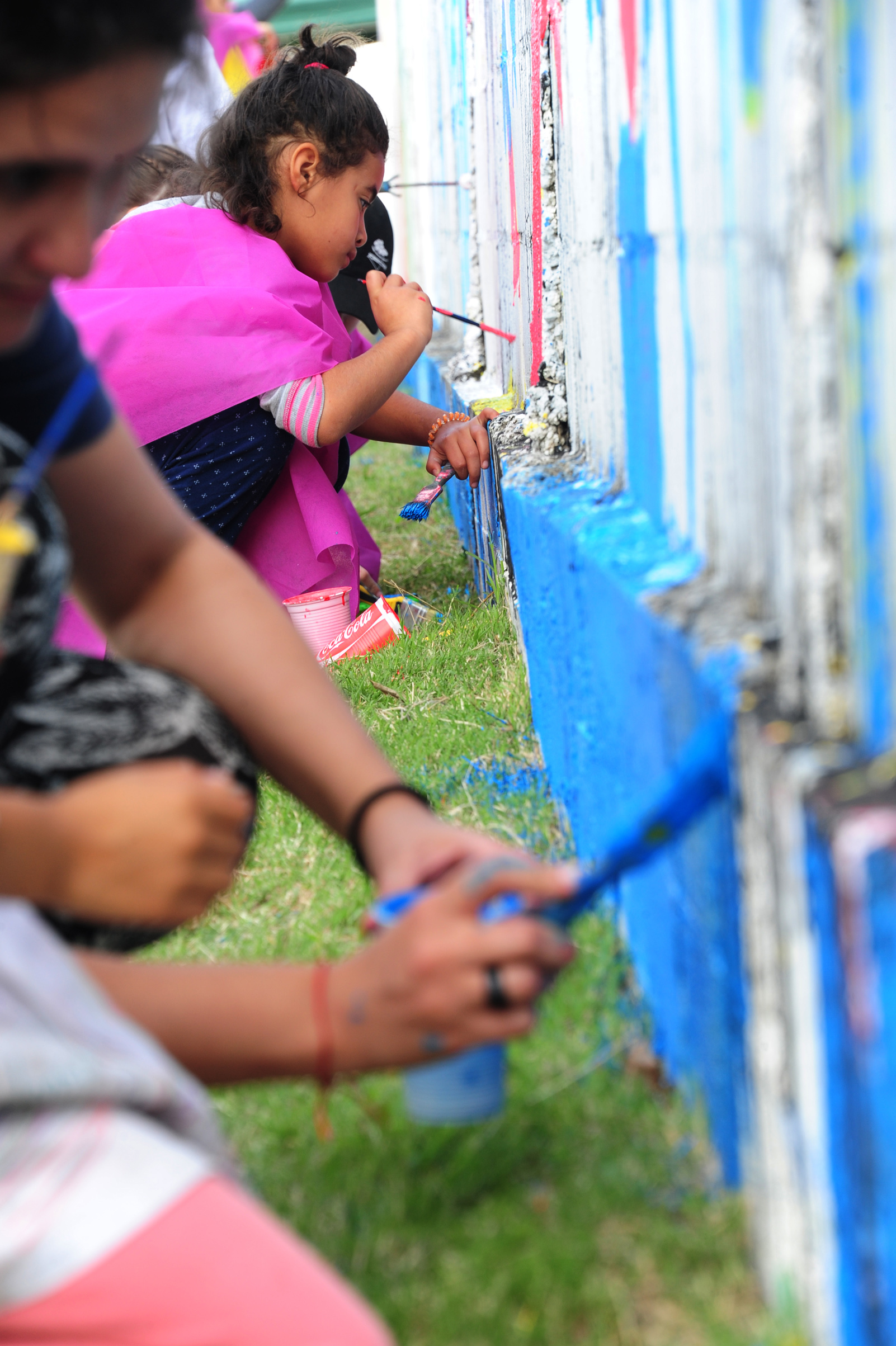 Más de 60 niños y adolescentes de programas de INAU pintaron murales contra la violencia