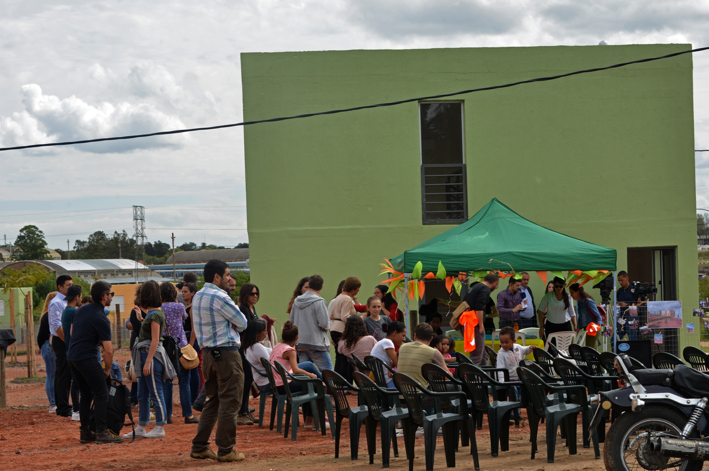 Acto de inauguración de viviendas, tras realojo de 36 familias en el barrio Casavalle de Montevideo