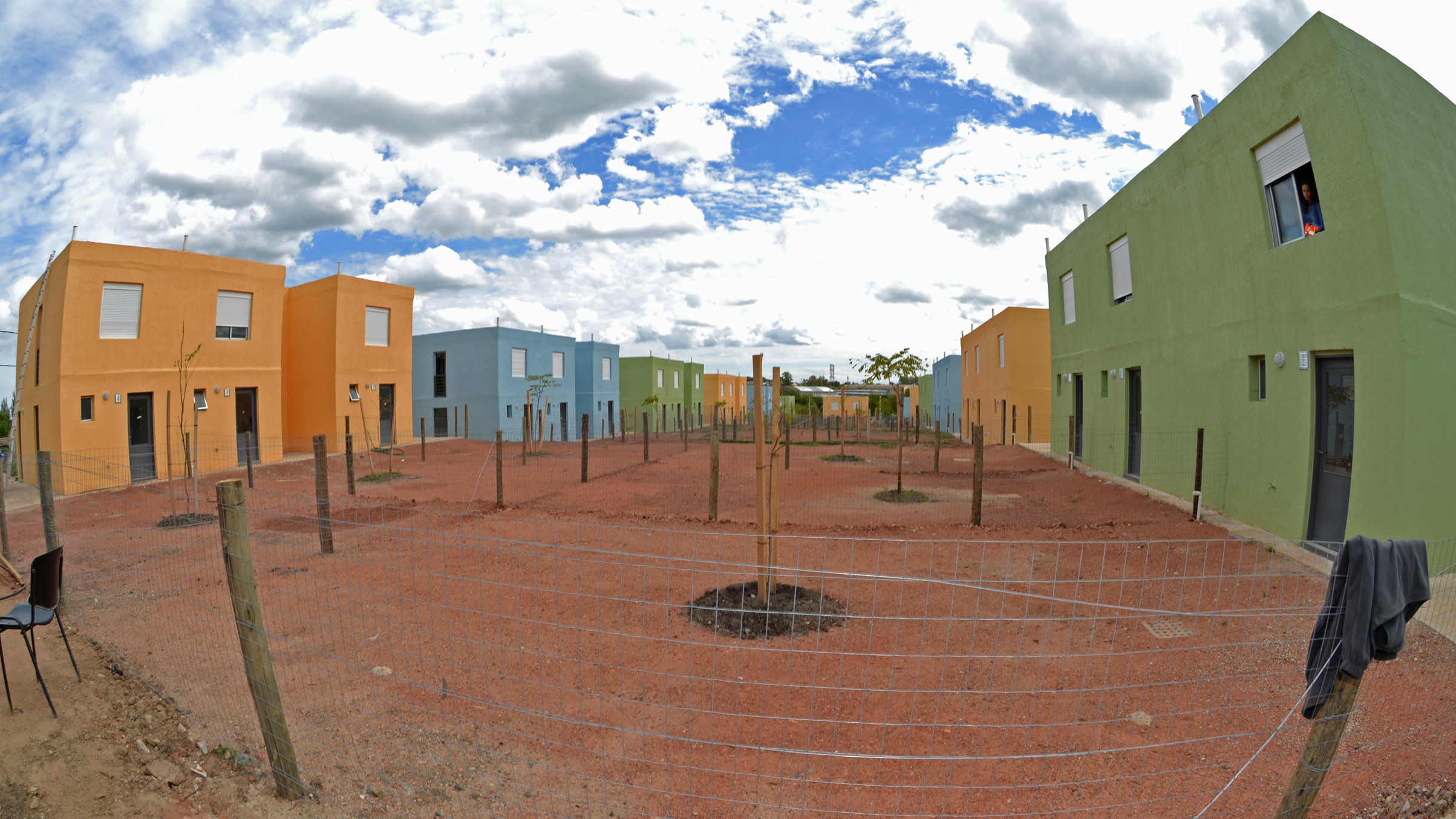 Acto de inauguración de viviendas, tras realojo de 36 familias en el barrio Casavalle de Montevideo
